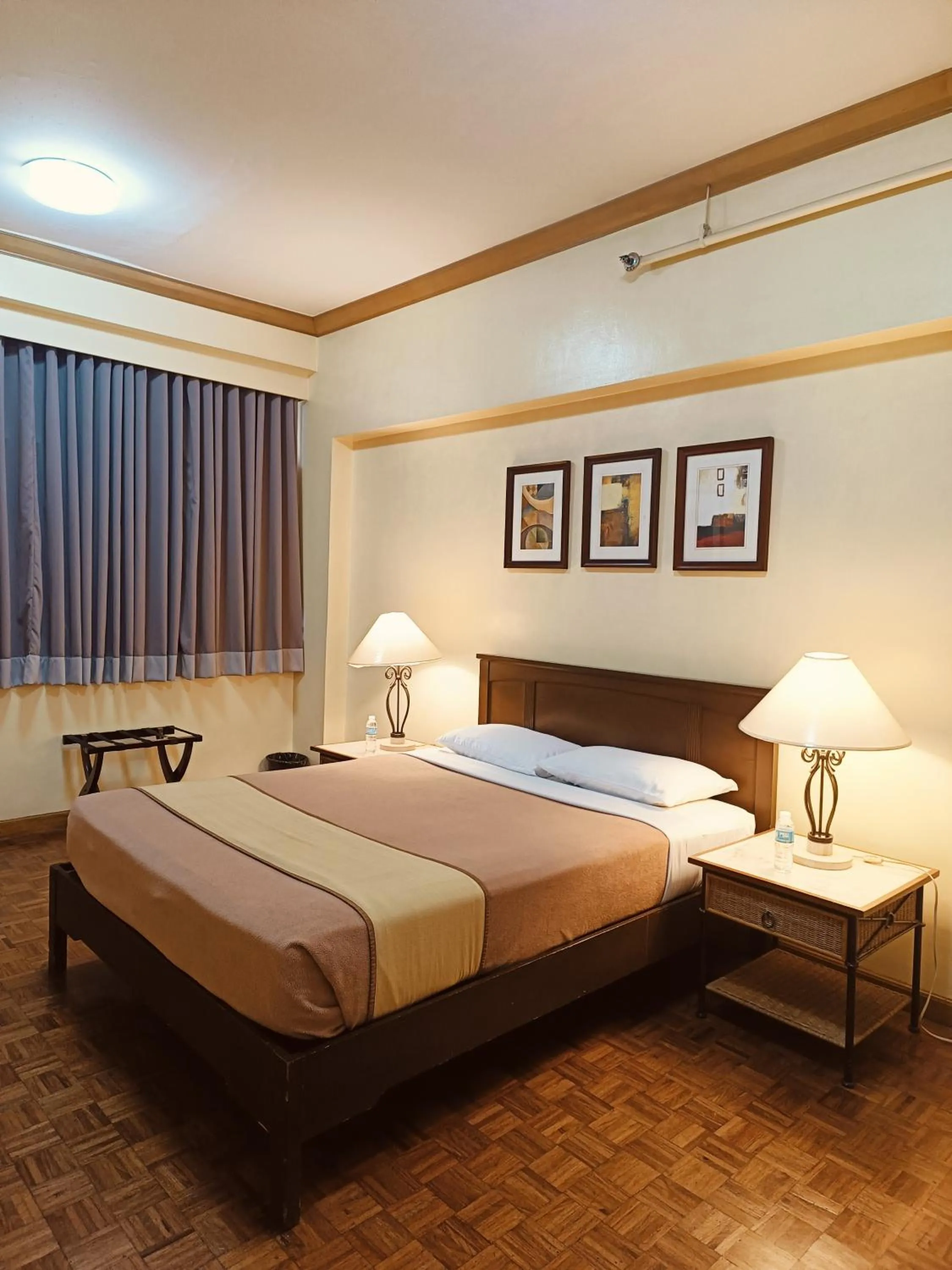 Bedroom, Bed in Tropicana Suites