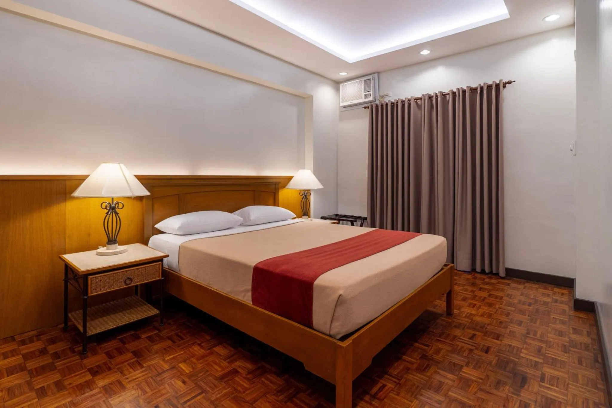 Bedroom, Bed in Tropicana Suites