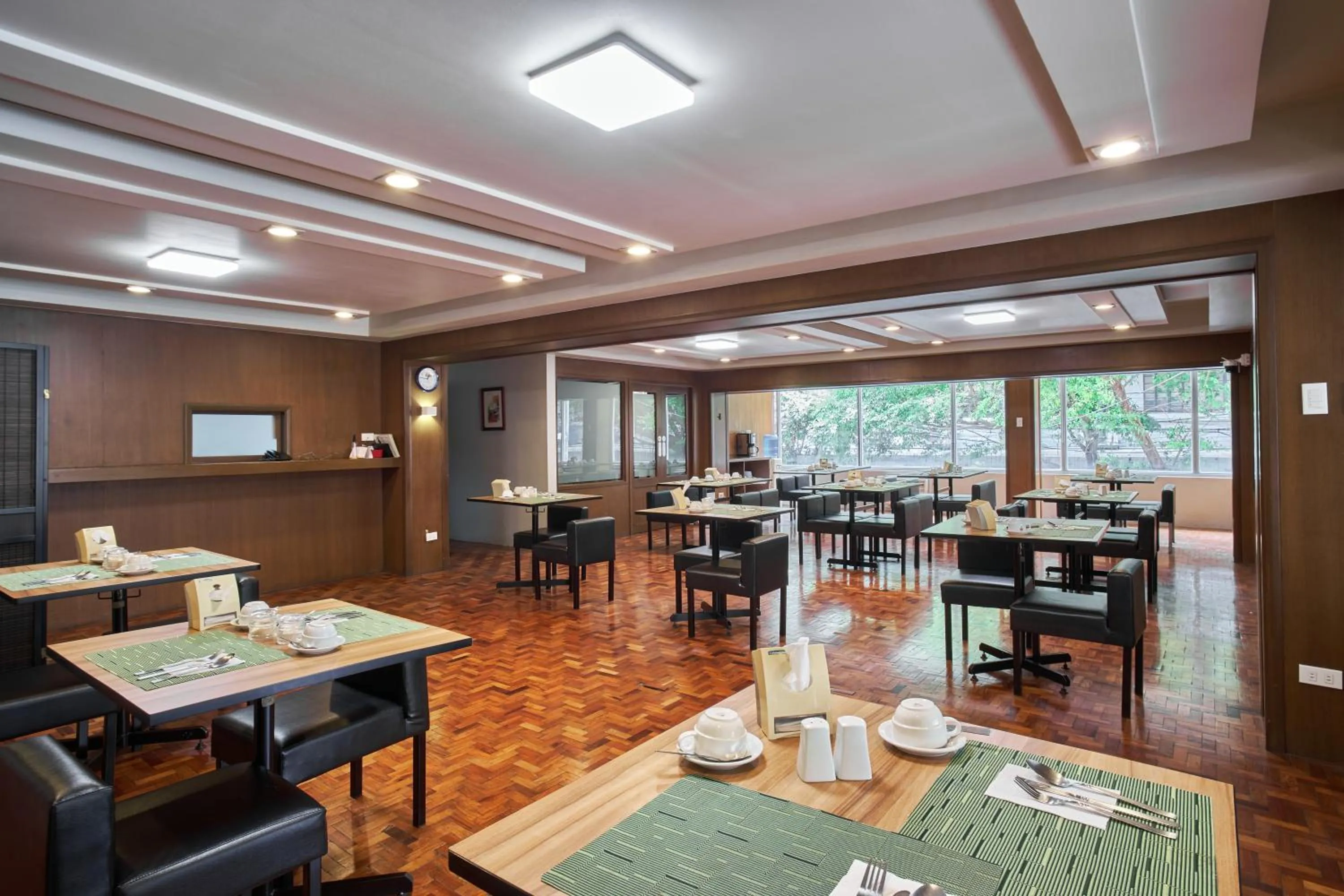 Breakfast in Tropicana Suites