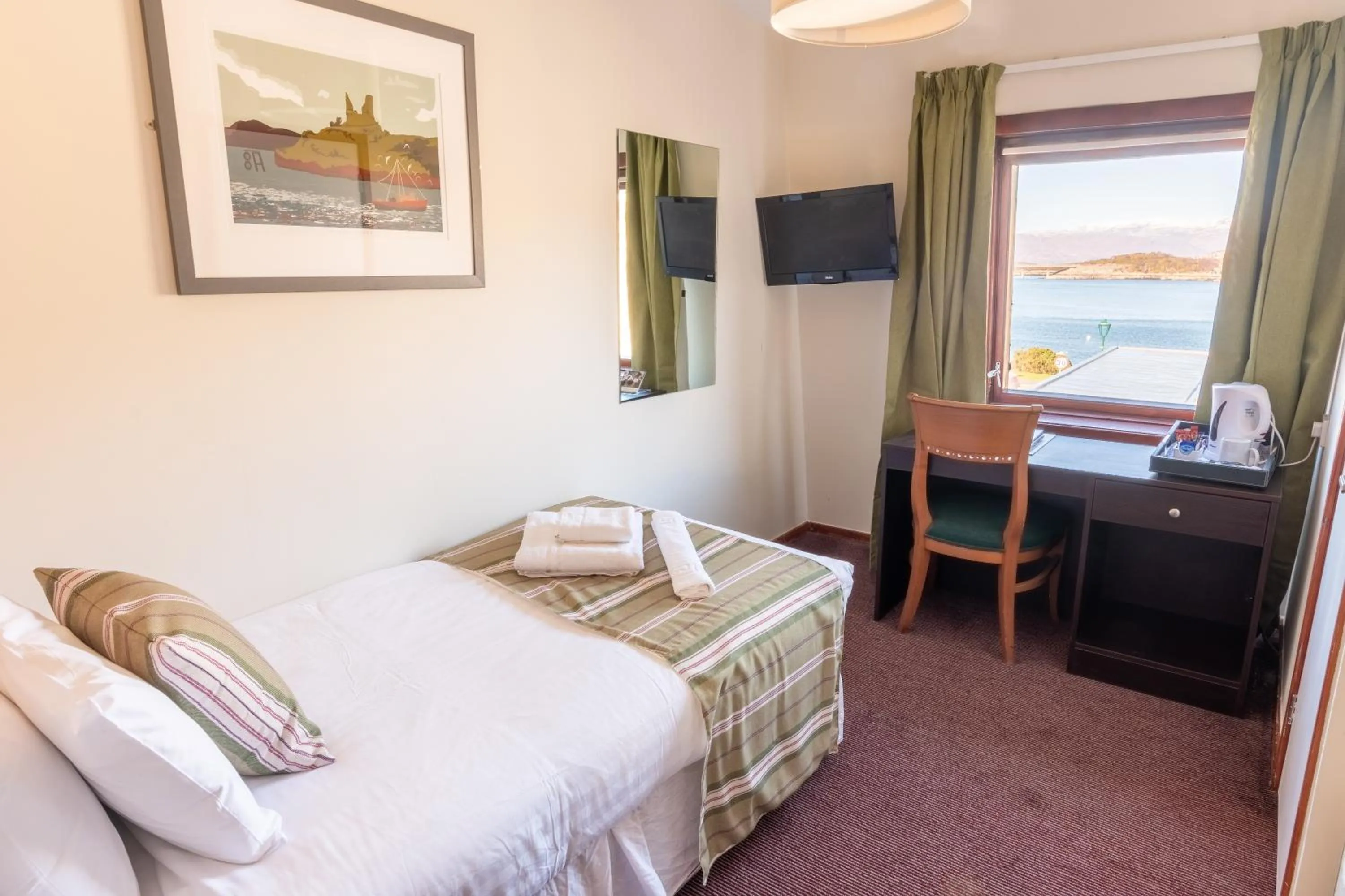 Bedroom, Bed in Kings Arms Hotel - A Bespoke Hotel