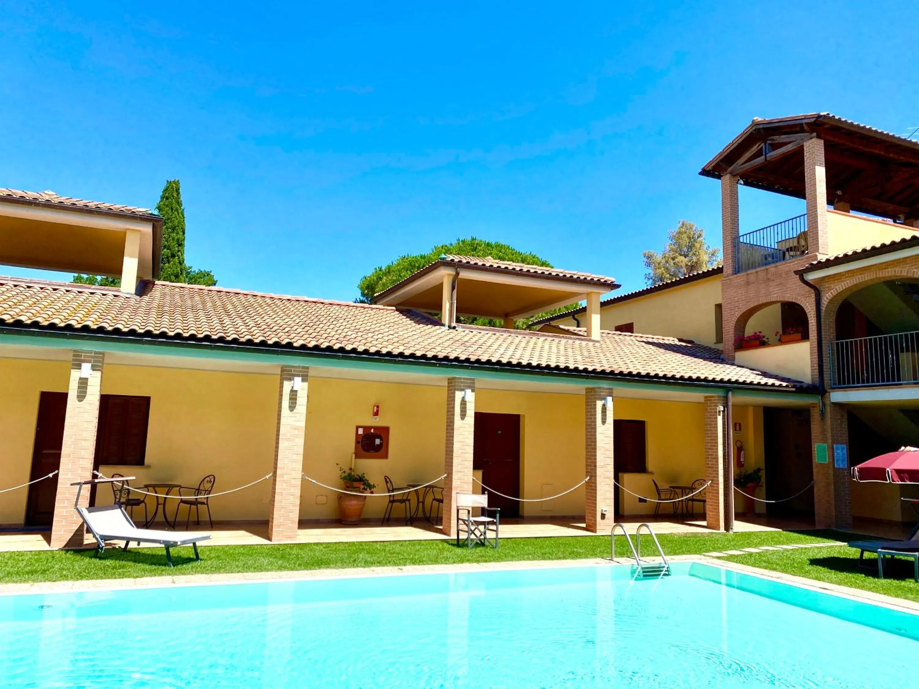 Property building in Hotel Ristorante Le Querciolaie dei Ricci