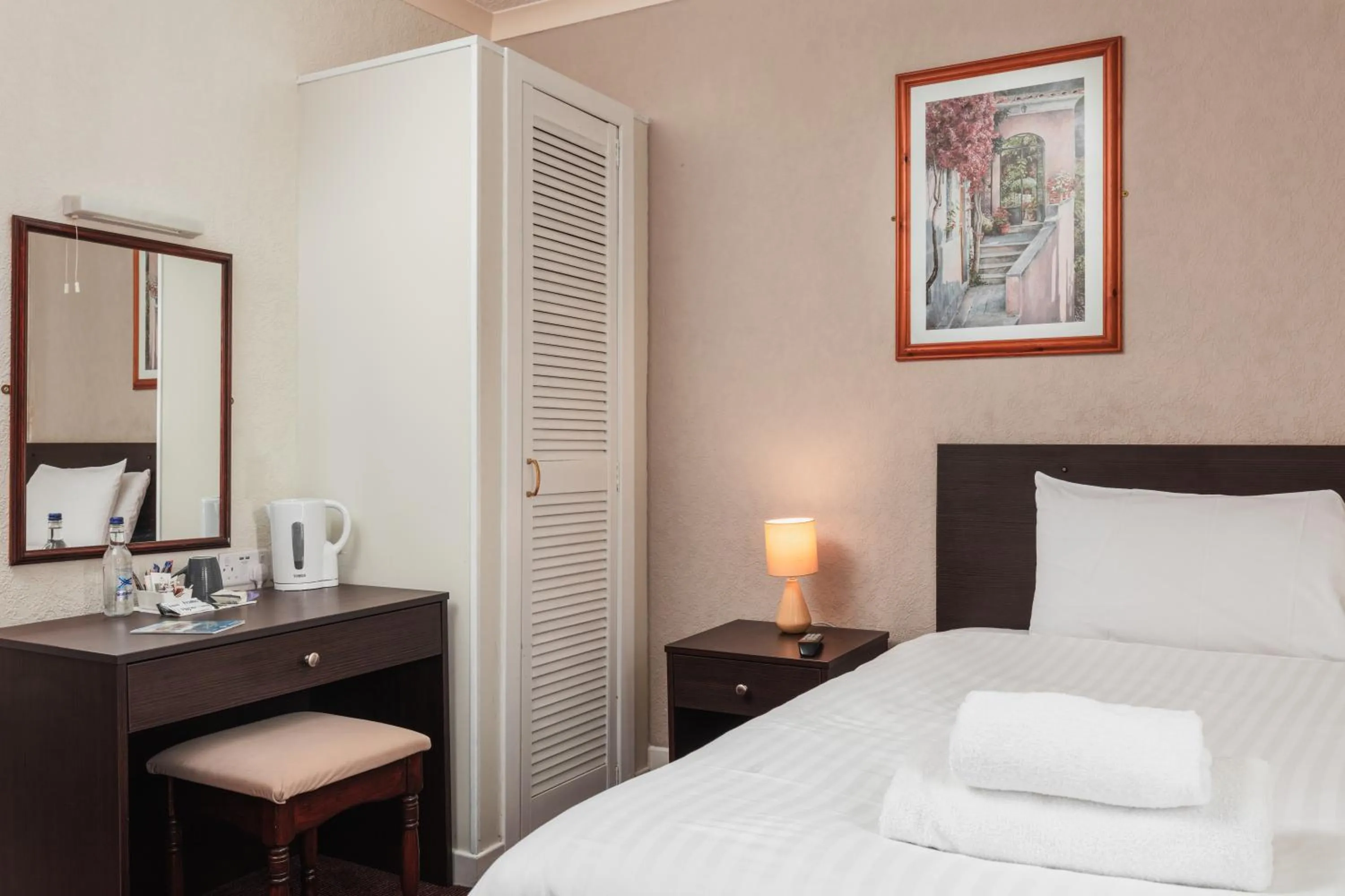 Bedroom, Bed in Kyle Hotel ‘A Bespoke Hotel’