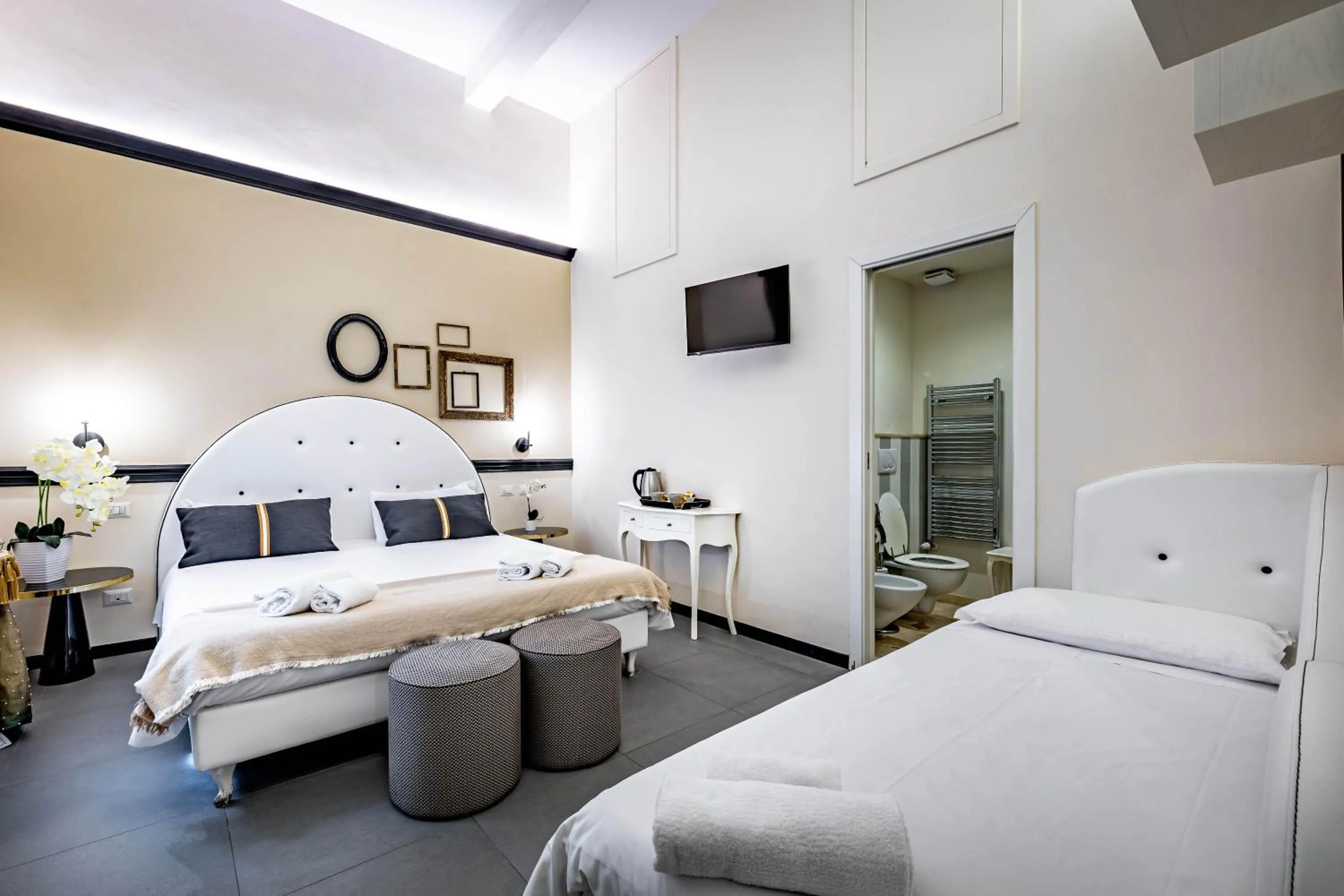 Photo of the whole room, Bed in Boutique Hotel La Casa di Morfeo