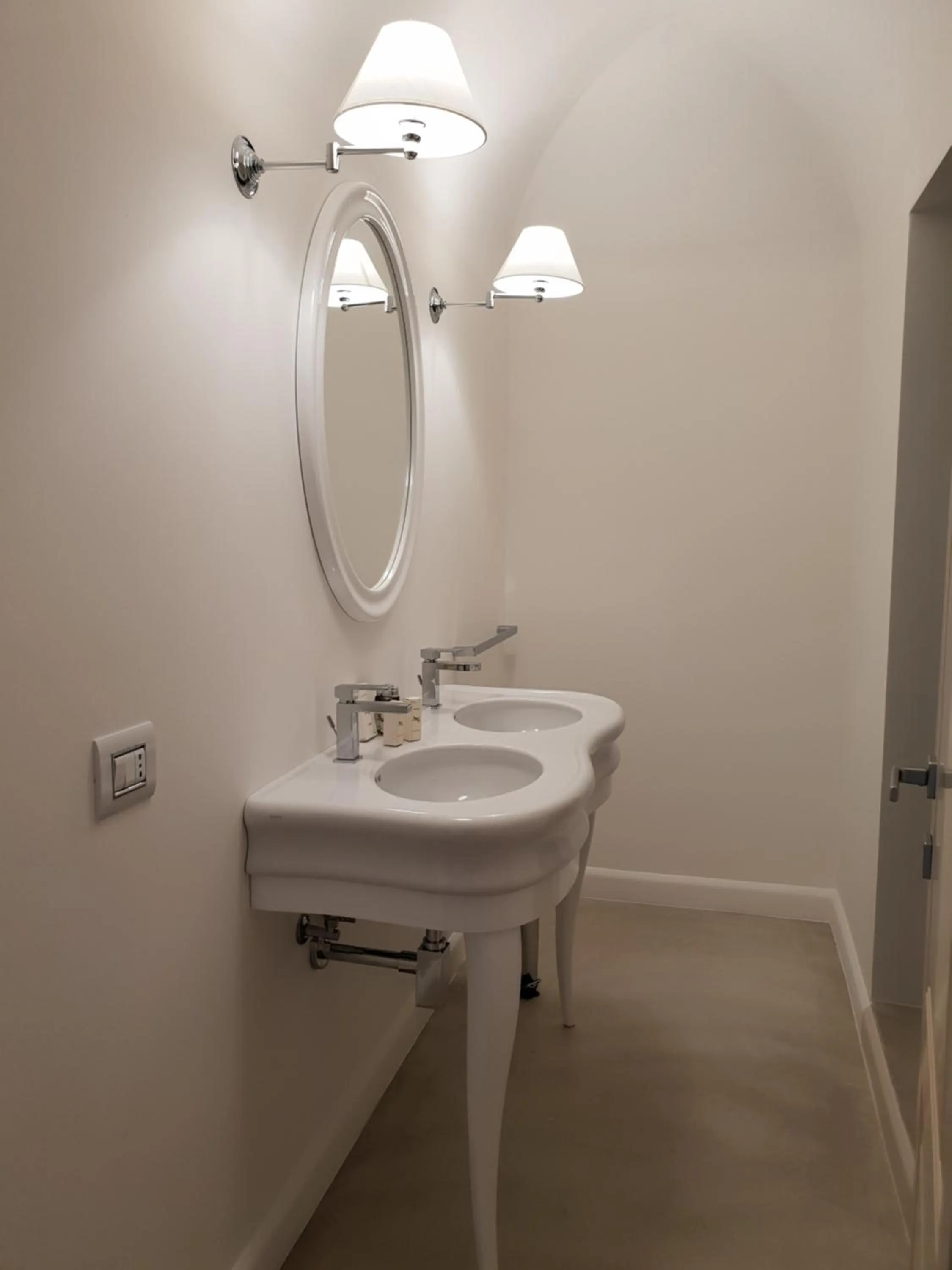 Shower in Villa Natia