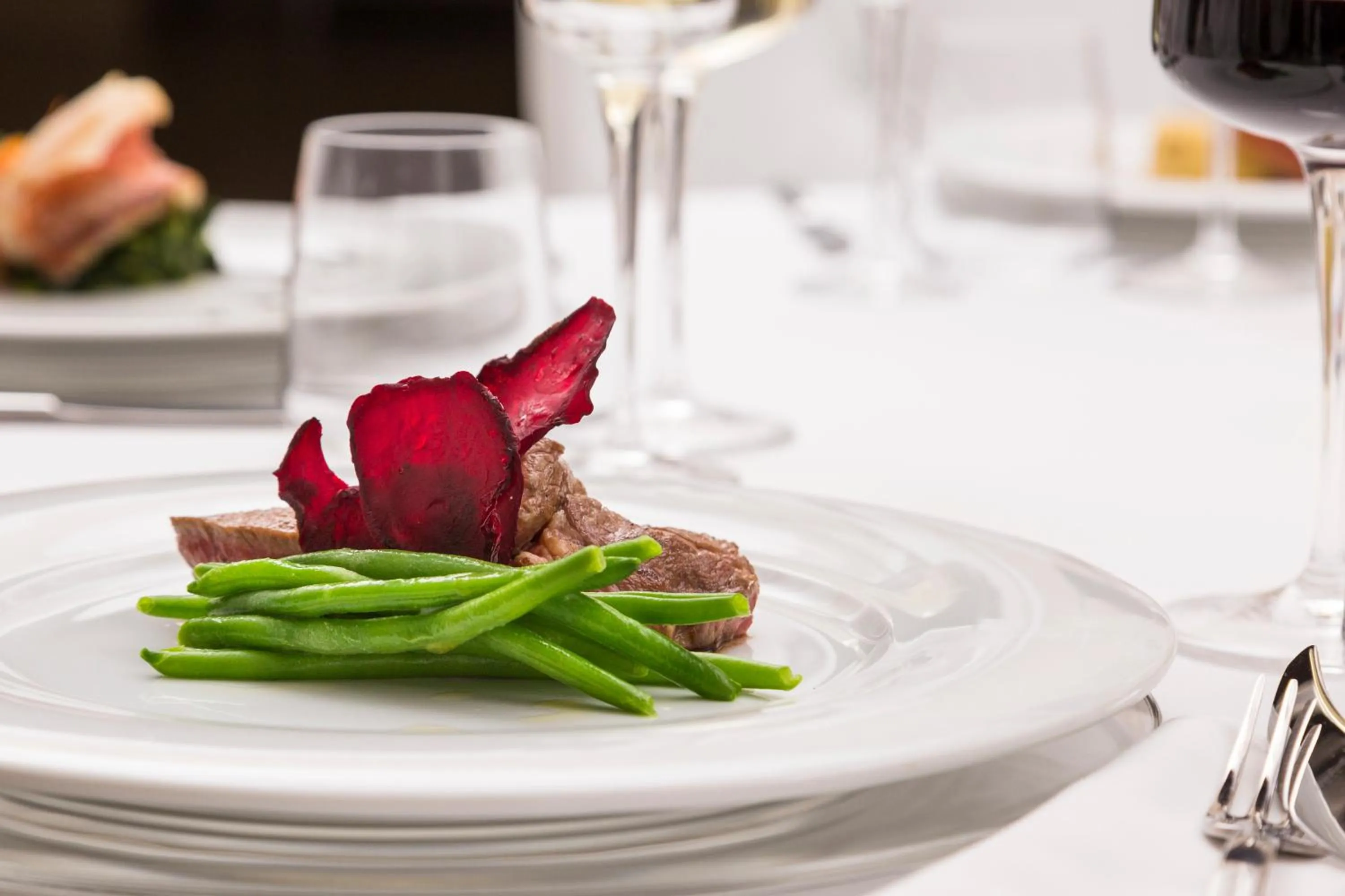 Restaurant/places to eat in Villa Natia