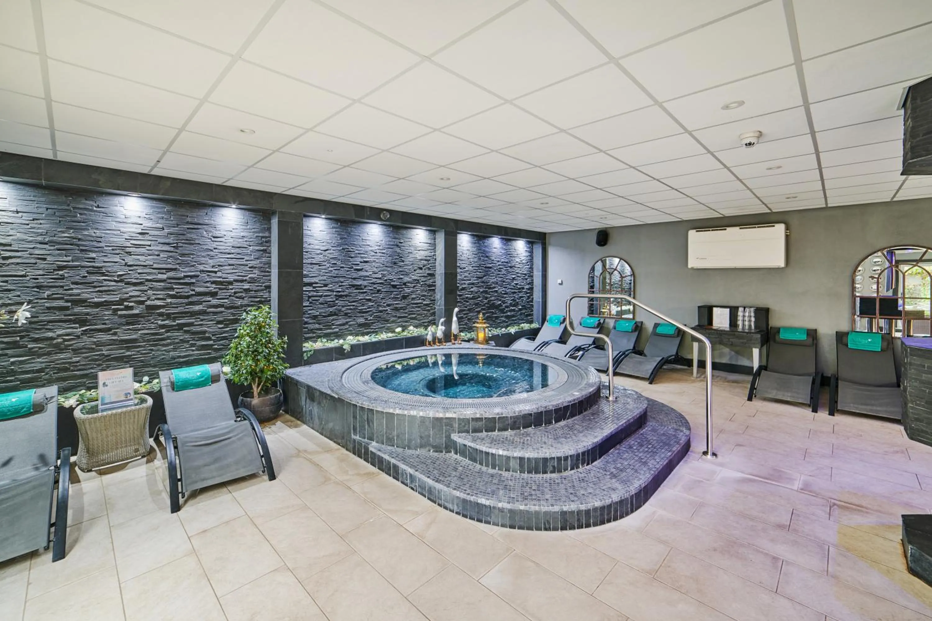 Spa and wellness centre/facilities in Comis Hotel & Golf Resort