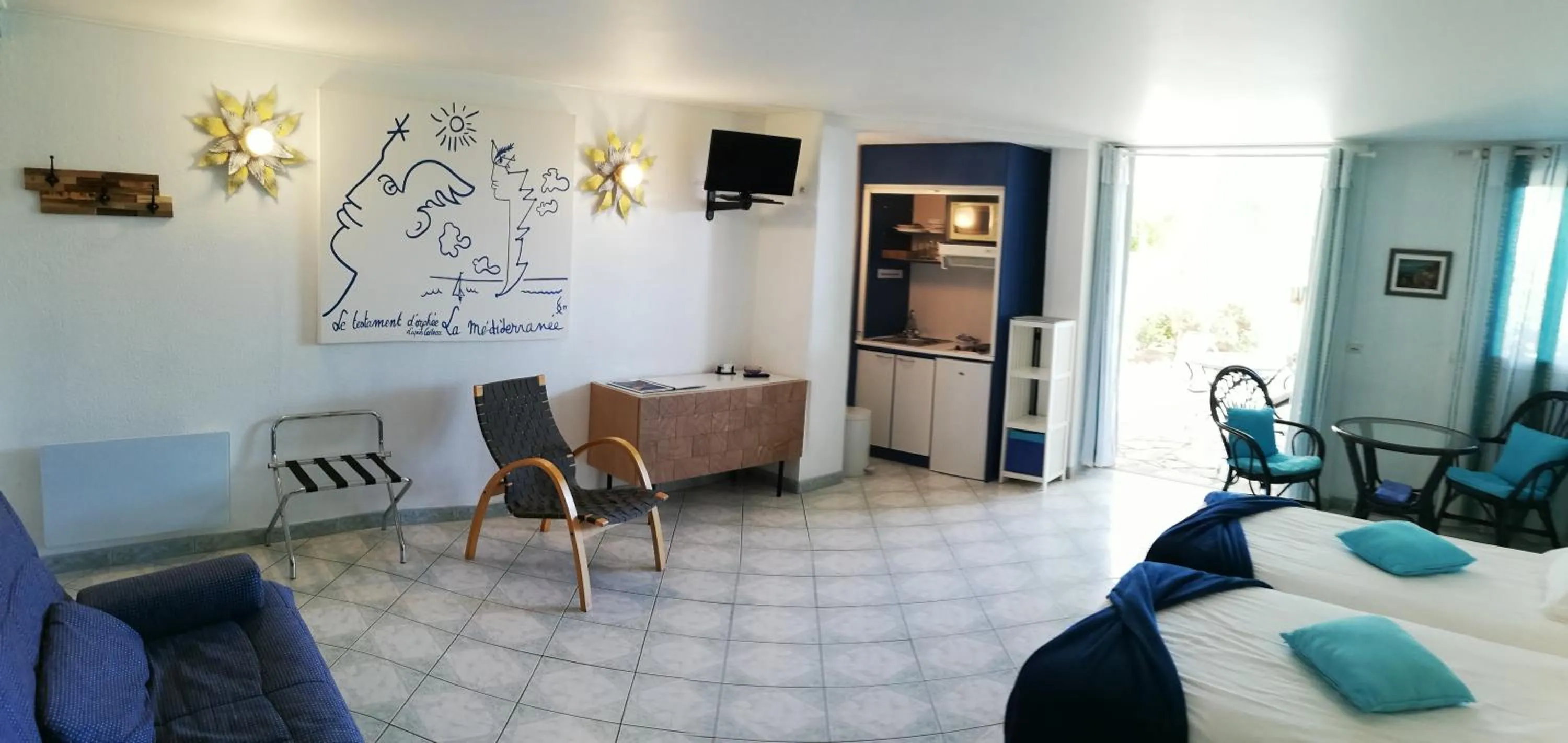 Kitchen or kitchenette in Chambre d'hôtes La Potinière