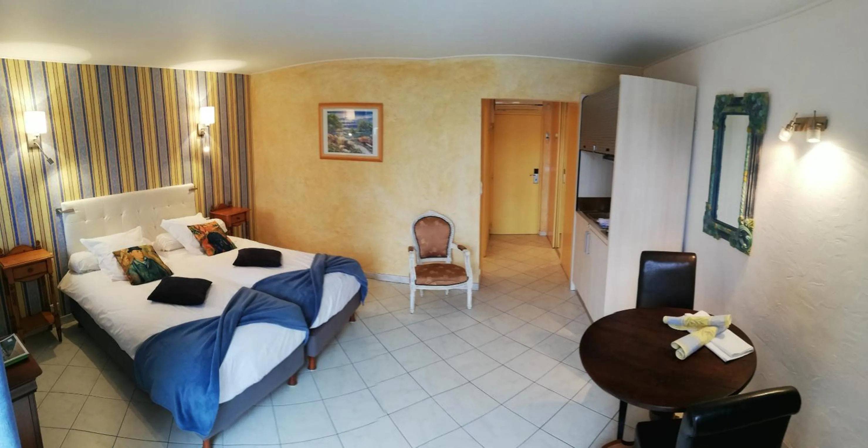 Photo of the whole room, Bed in Chambre d'hôtes La Potinière