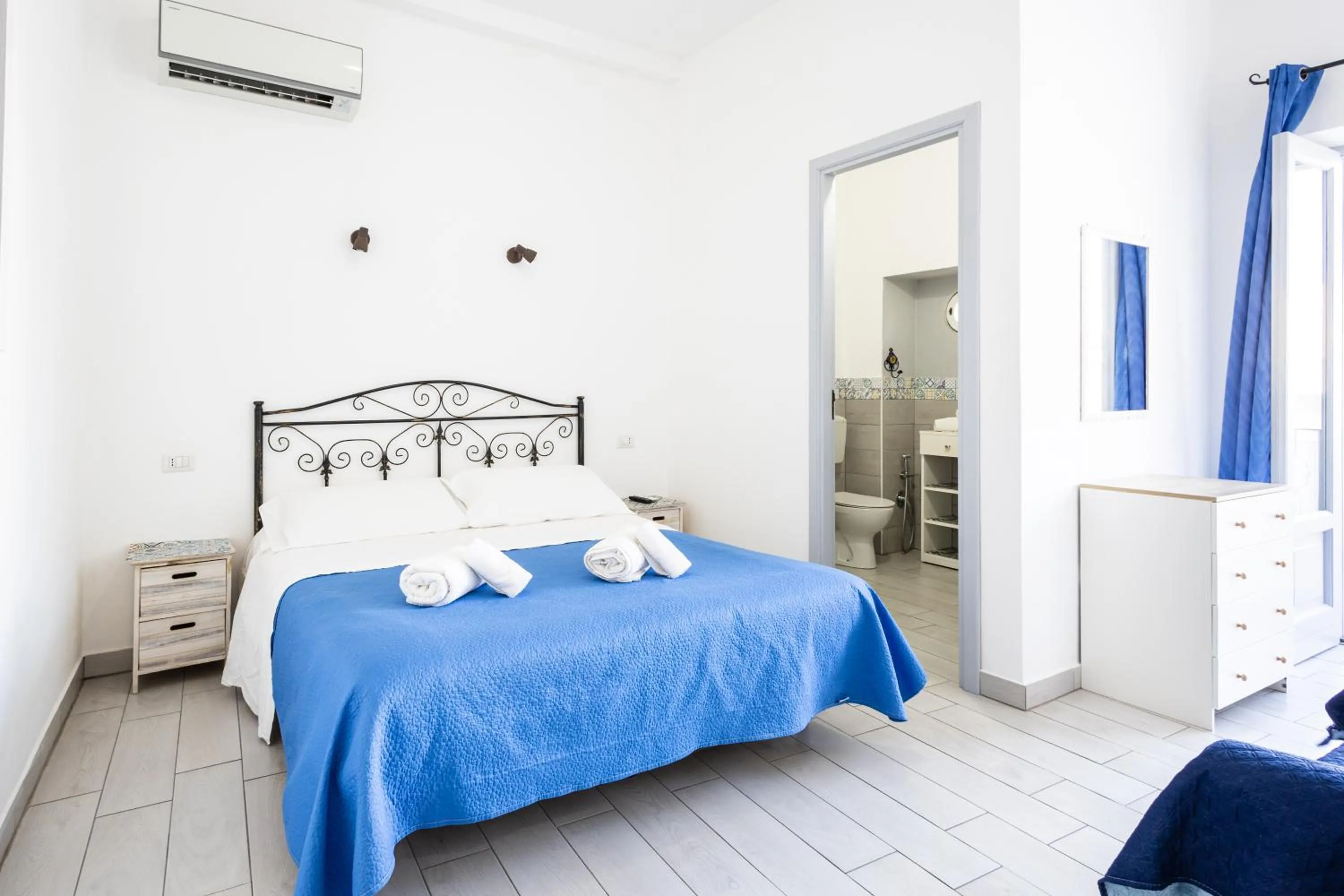 Bedroom, Bed in Lo Nardo Accommodation