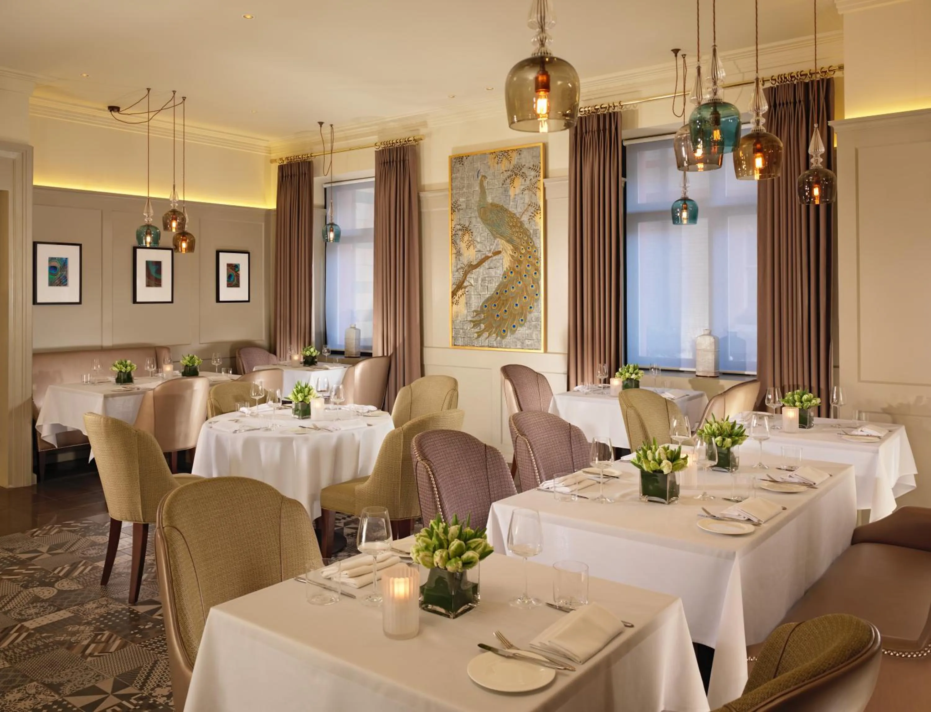Restaurant/places to eat in Taj 51 Buckingham Gate Suites and Residences