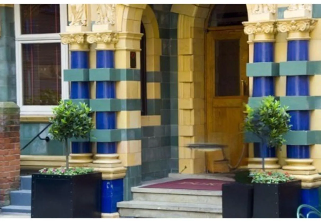 hair dresser in Taj 51 Buckingham Gate Suites and Residences