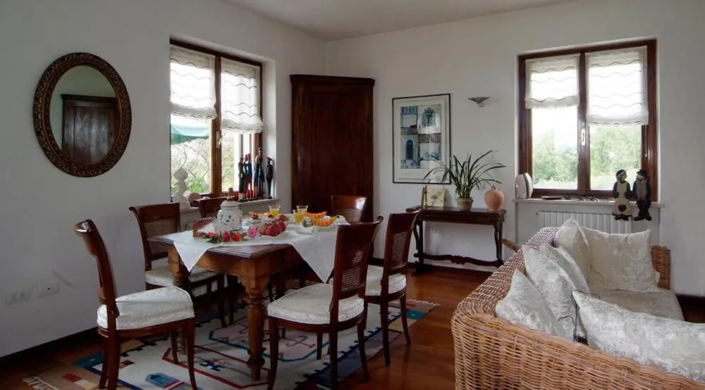 Dining area in B&B Romy Rocker