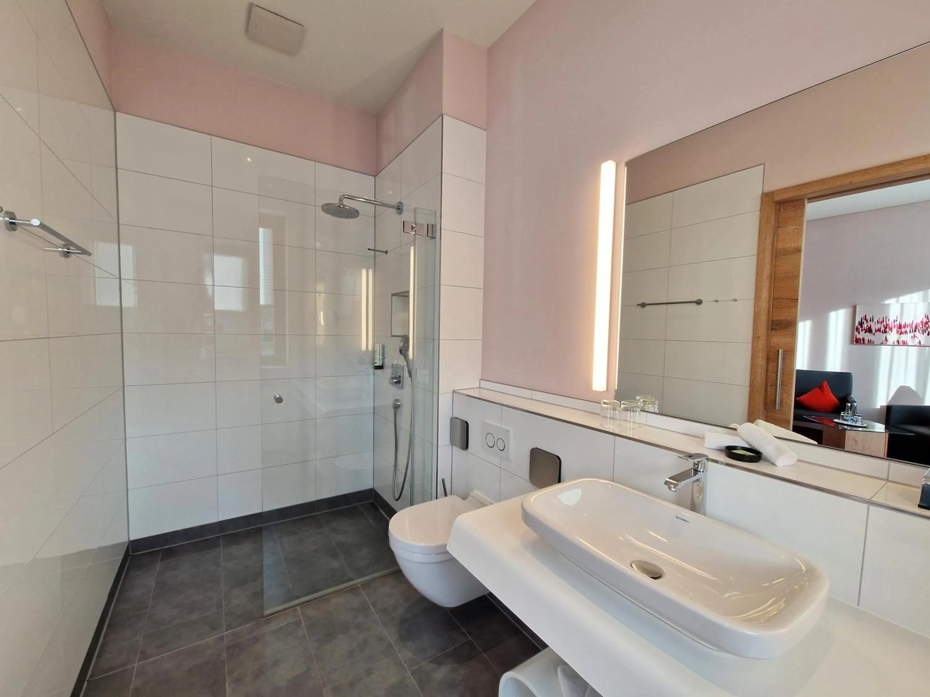 Shower in Mosers Blume Relax & Genuss Hotel