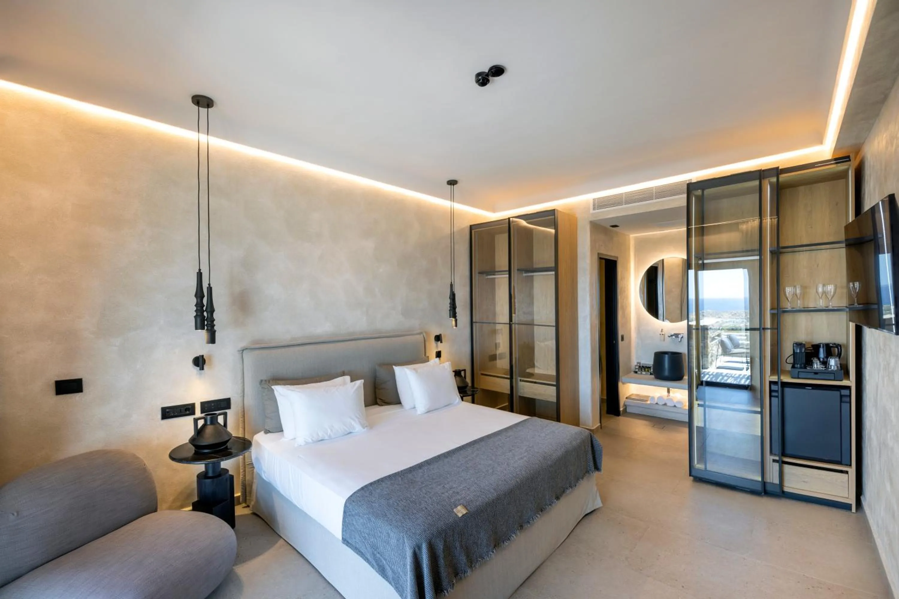 Bedroom, Bed in Tropicana Hotel , Suites & Villas Mykonos