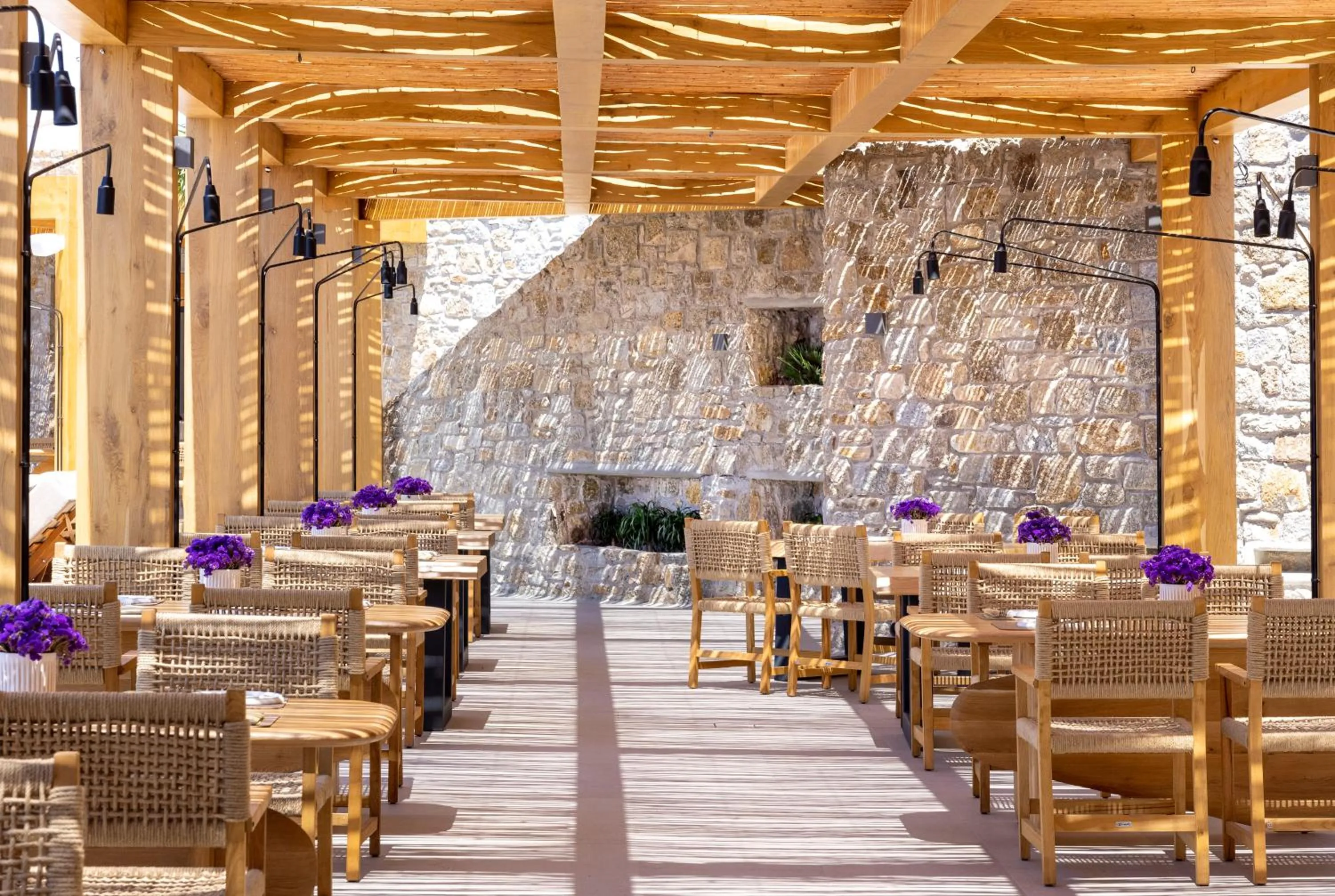 Restaurant/places to eat in Tropicana Hotel , Suites & Villas Mykonos
