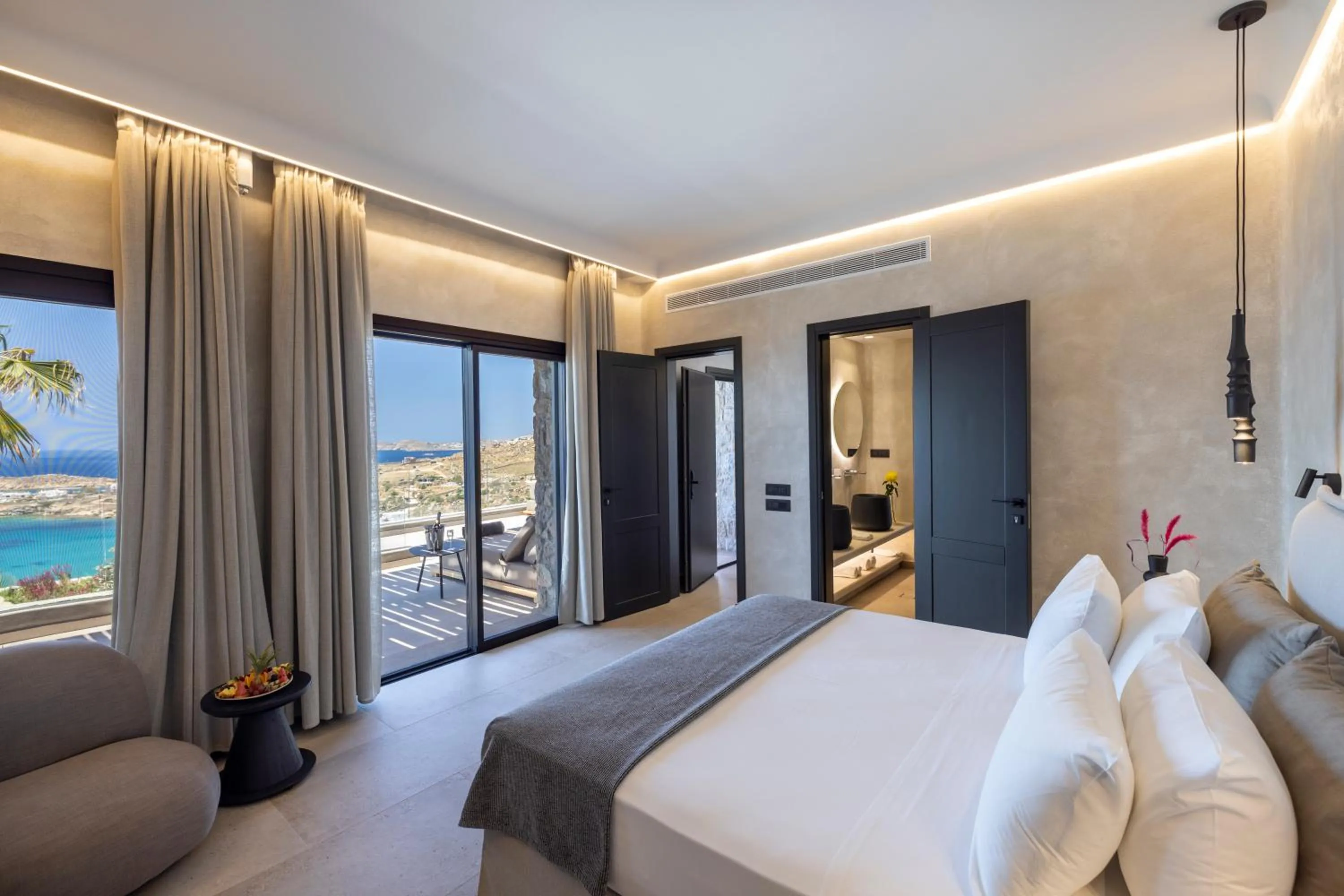 Bedroom, Bed in Tropicana Hotel , Suites & Villas Mykonos