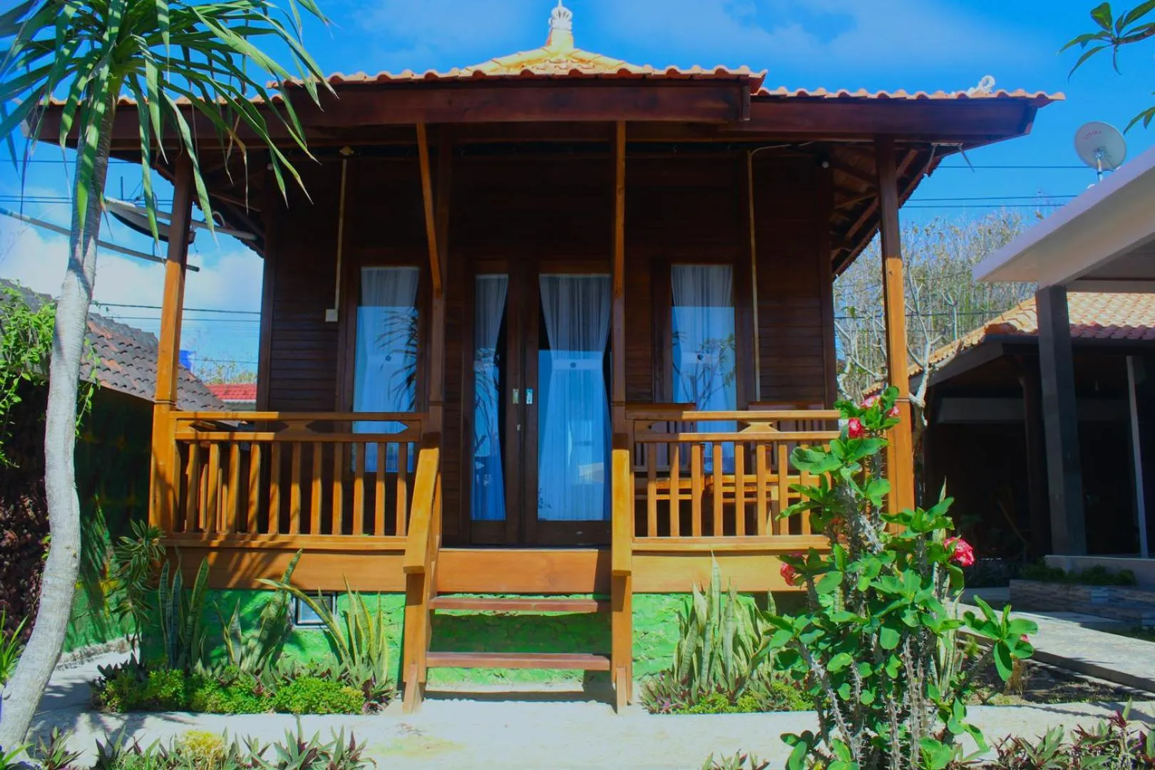 Property building in Swan Beach Inn