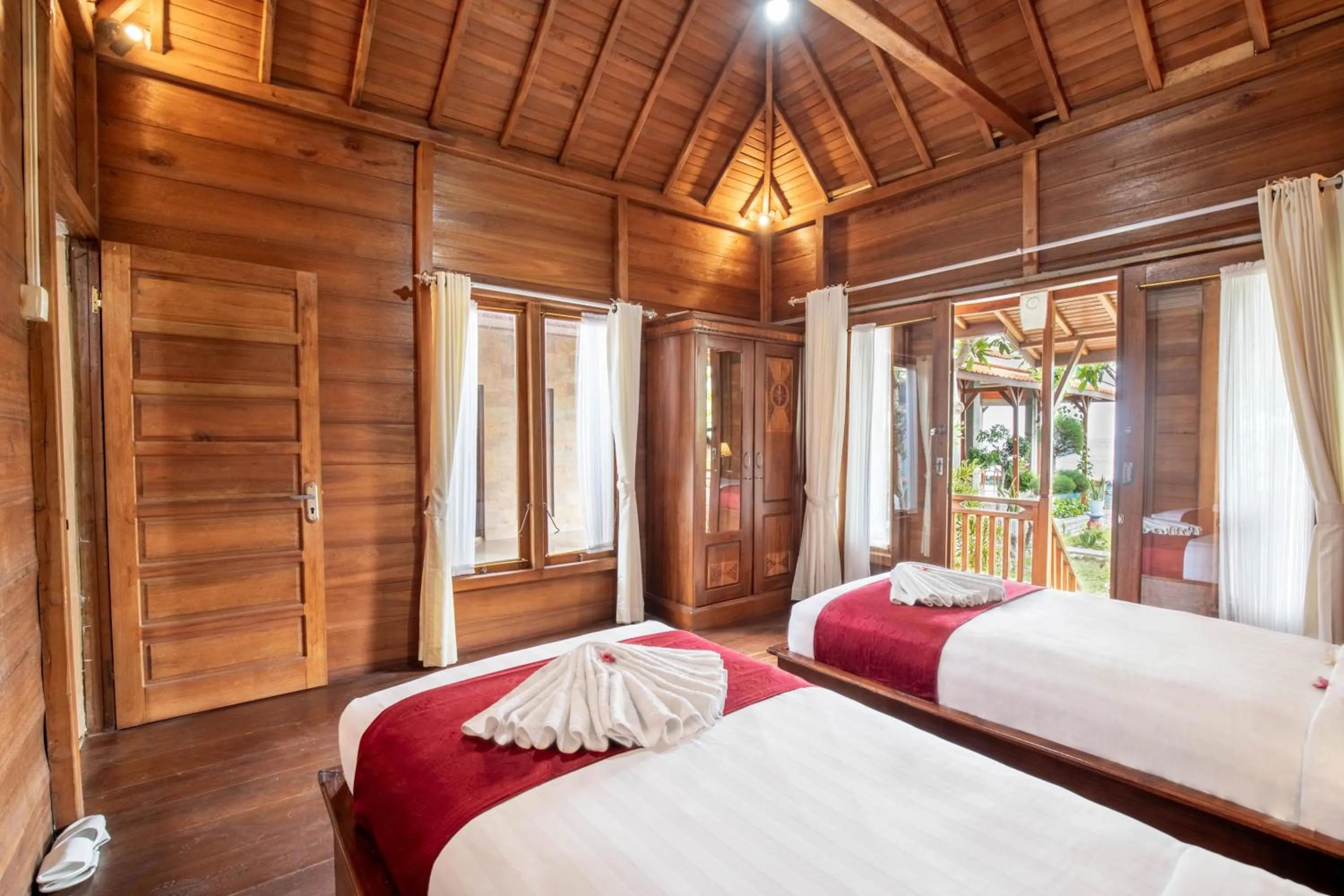 Bedroom, Bed in Swan Beach Inn