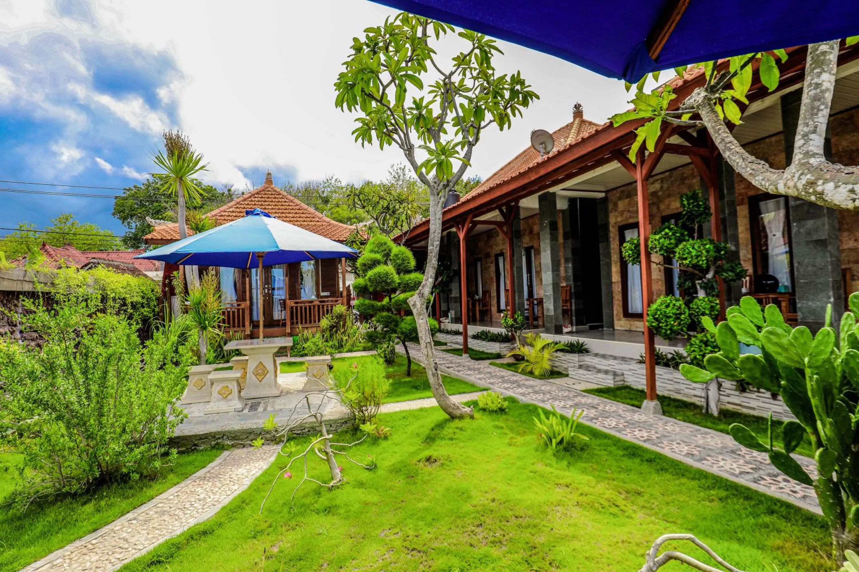 Property building in Swan Beach Inn