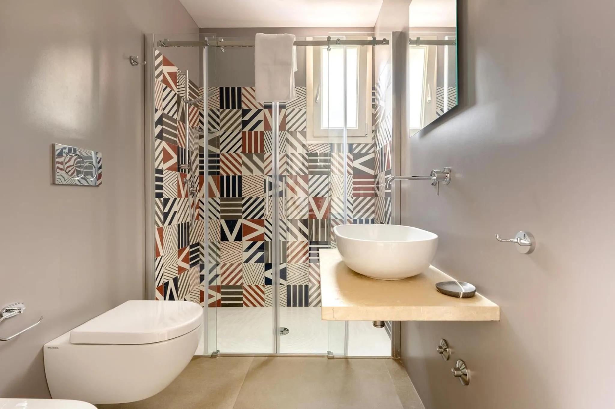 Shower in Serafini Rooms