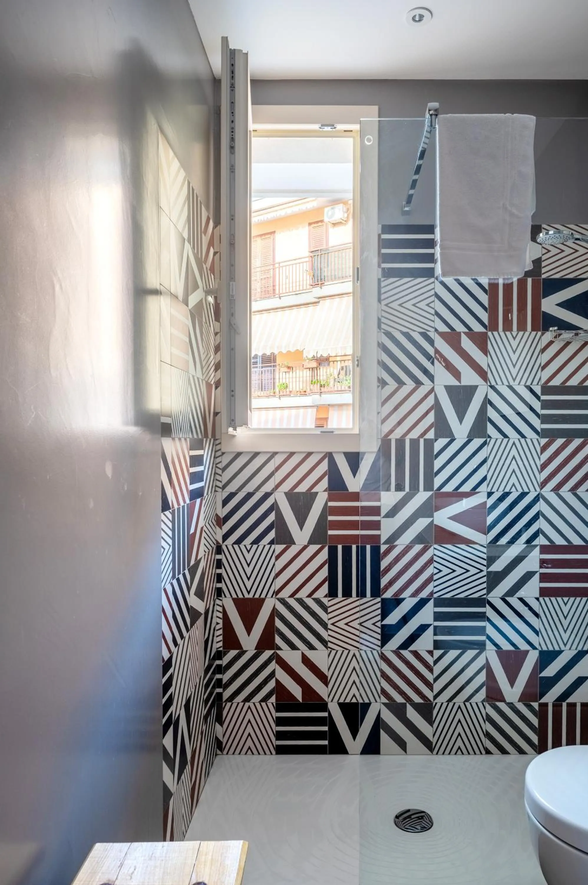 Shower in Serafini Rooms