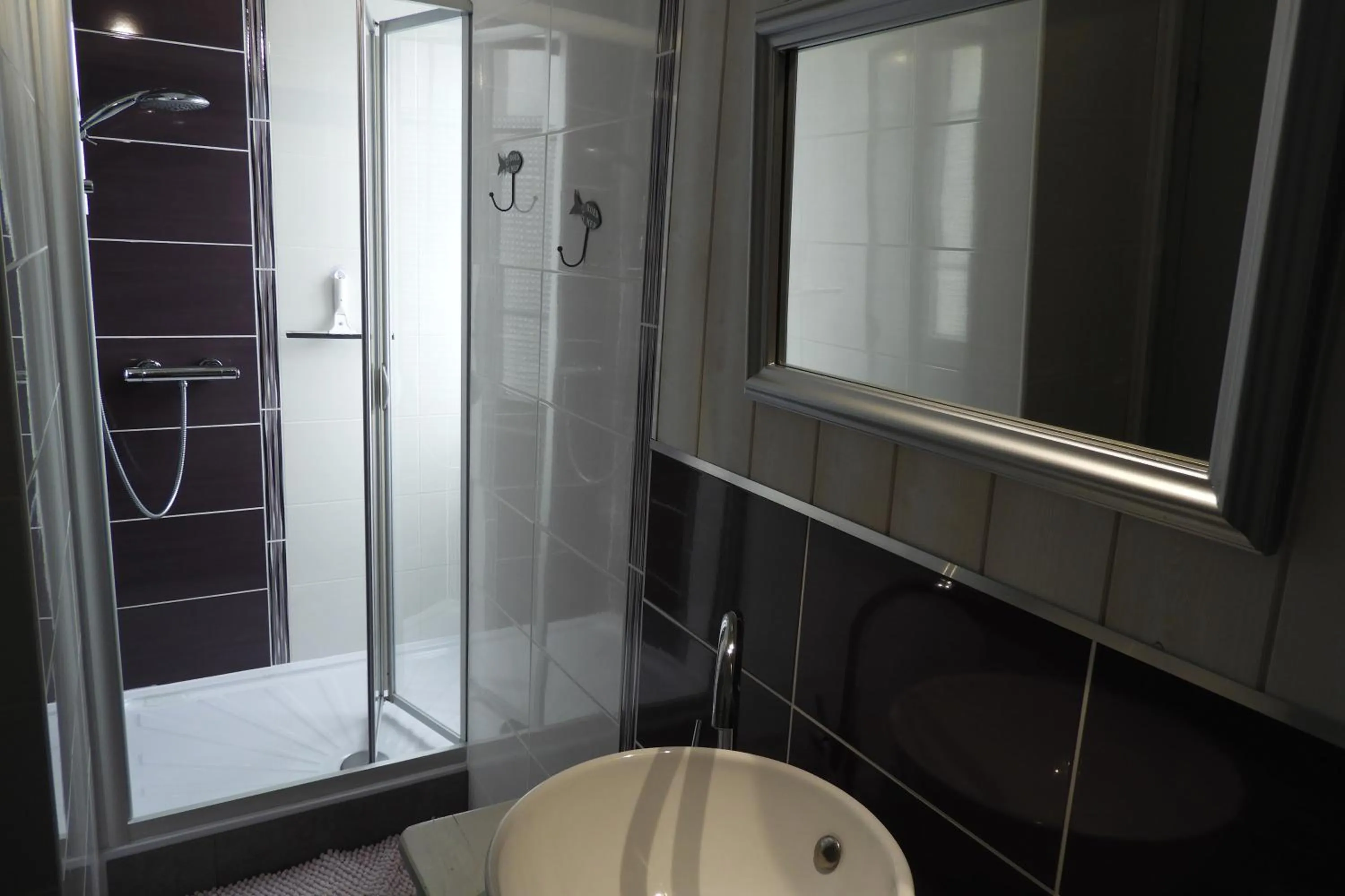 Bathroom in les volets bleus