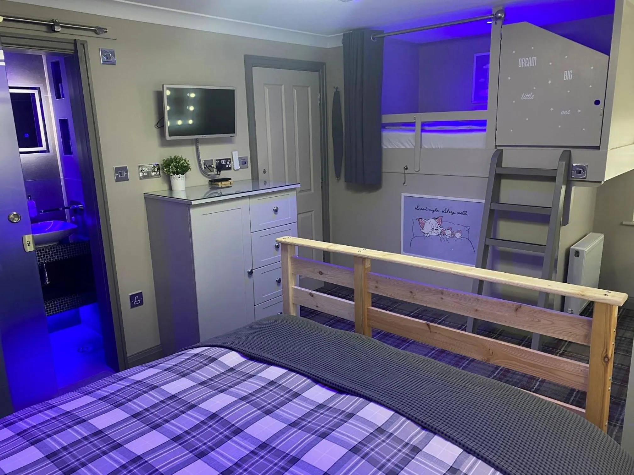 Bed in The Sawley Arms