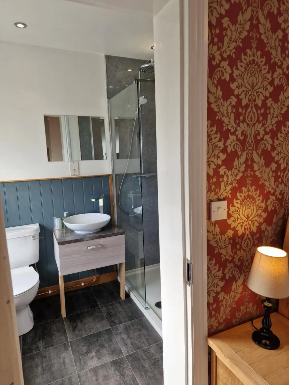Bathroom in Broadway Country House