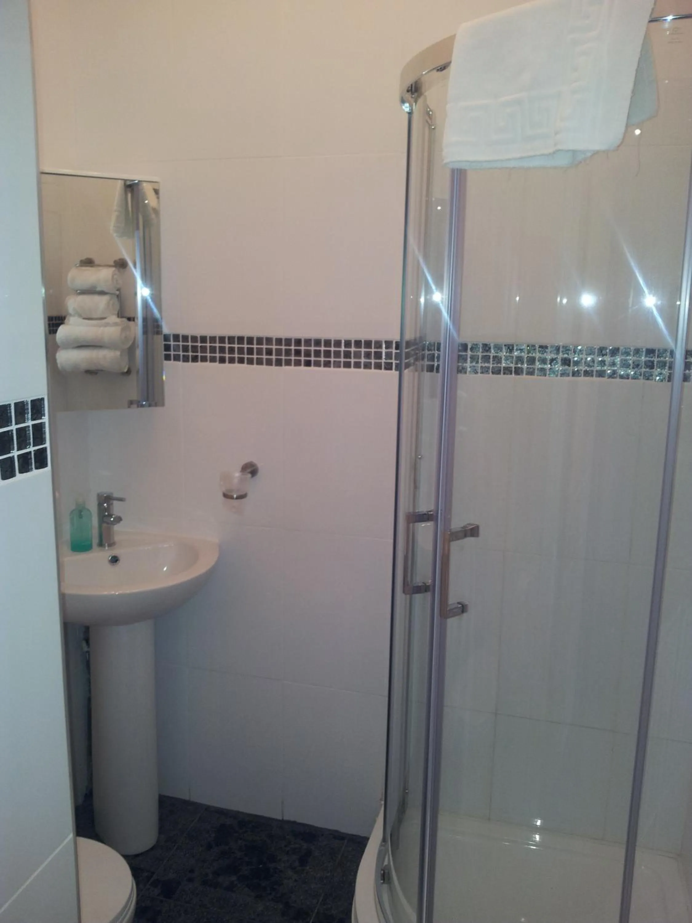 Shower in Broadway Country House