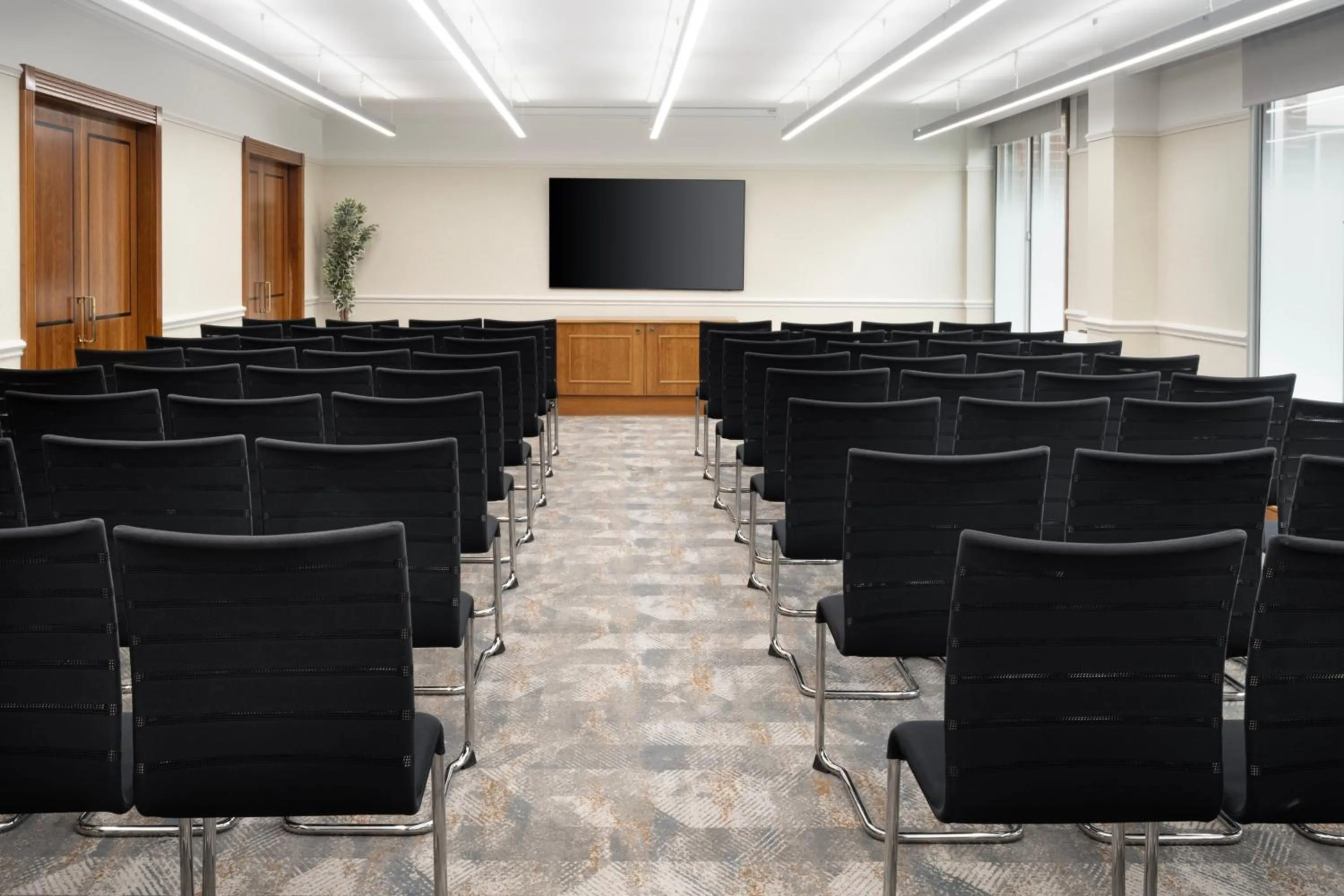 Meeting/conference room in Delta Hotels by Marriott Heathrow Windsor