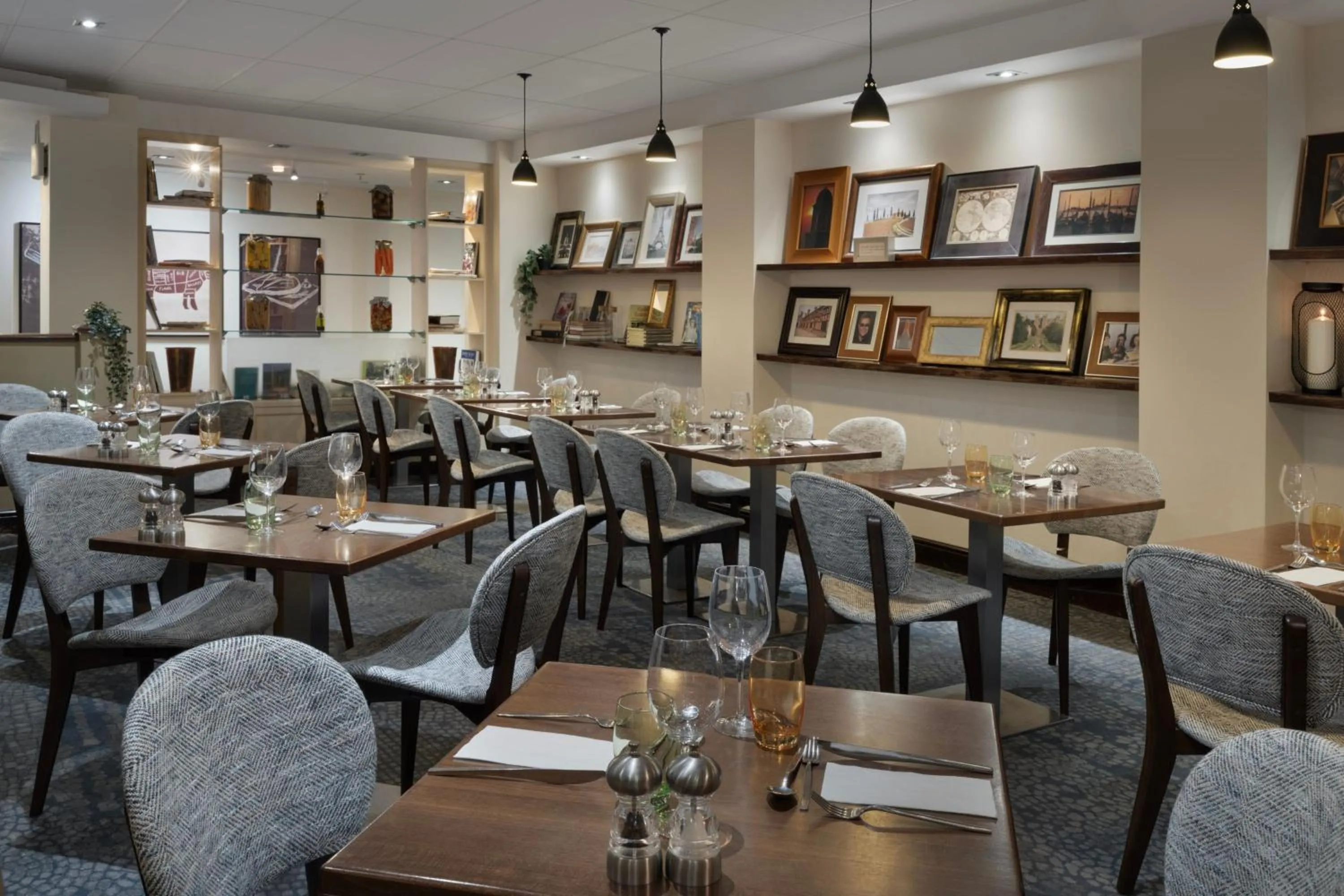 Kitchen or kitchenette in Delta Hotels by Marriott Heathrow Windsor