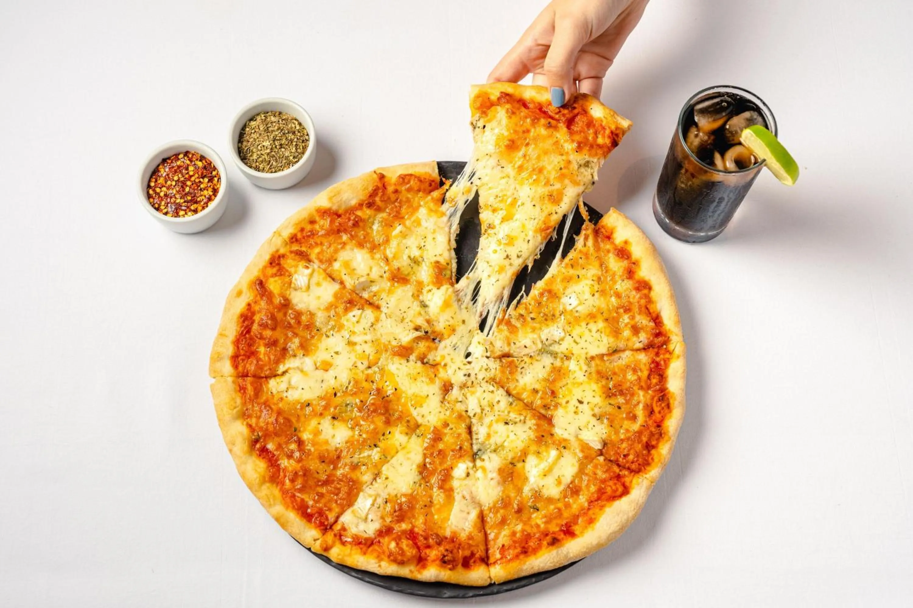 Lounge or bar in Delta Hotels by Marriott Heathrow Windsor