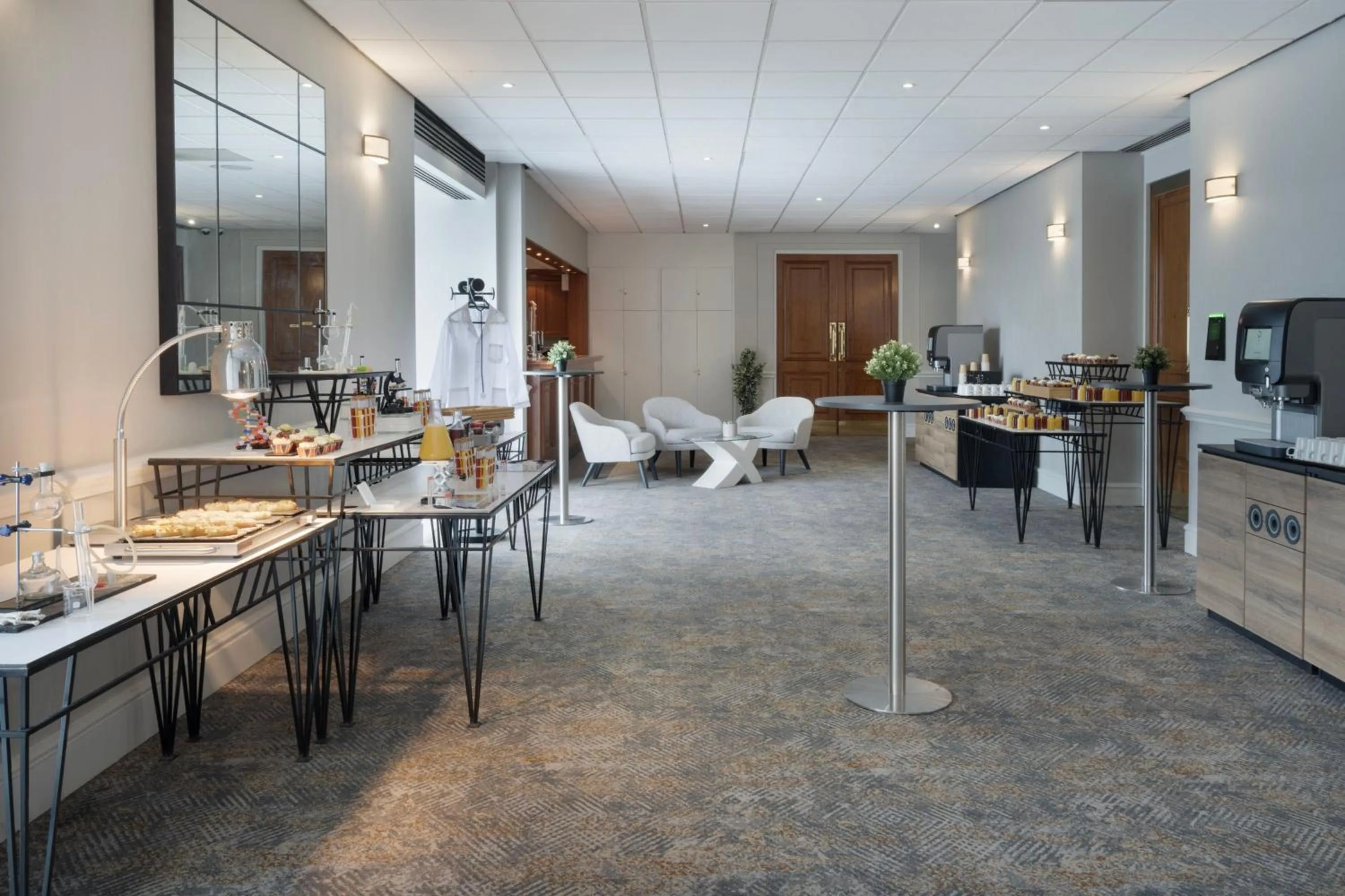 Meeting/conference room in Delta Hotels by Marriott Heathrow Windsor