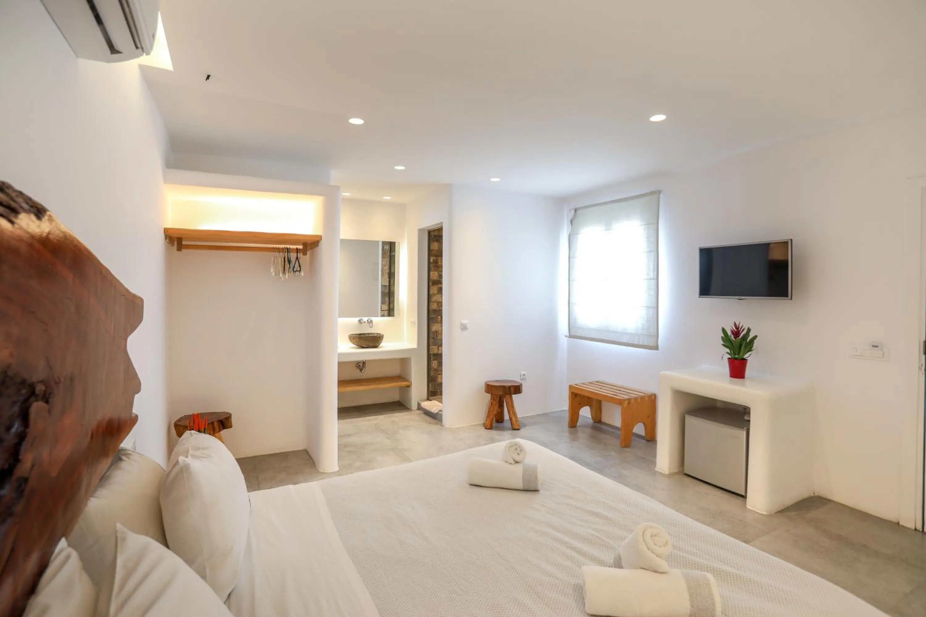 Bed in Petinaros Hotel