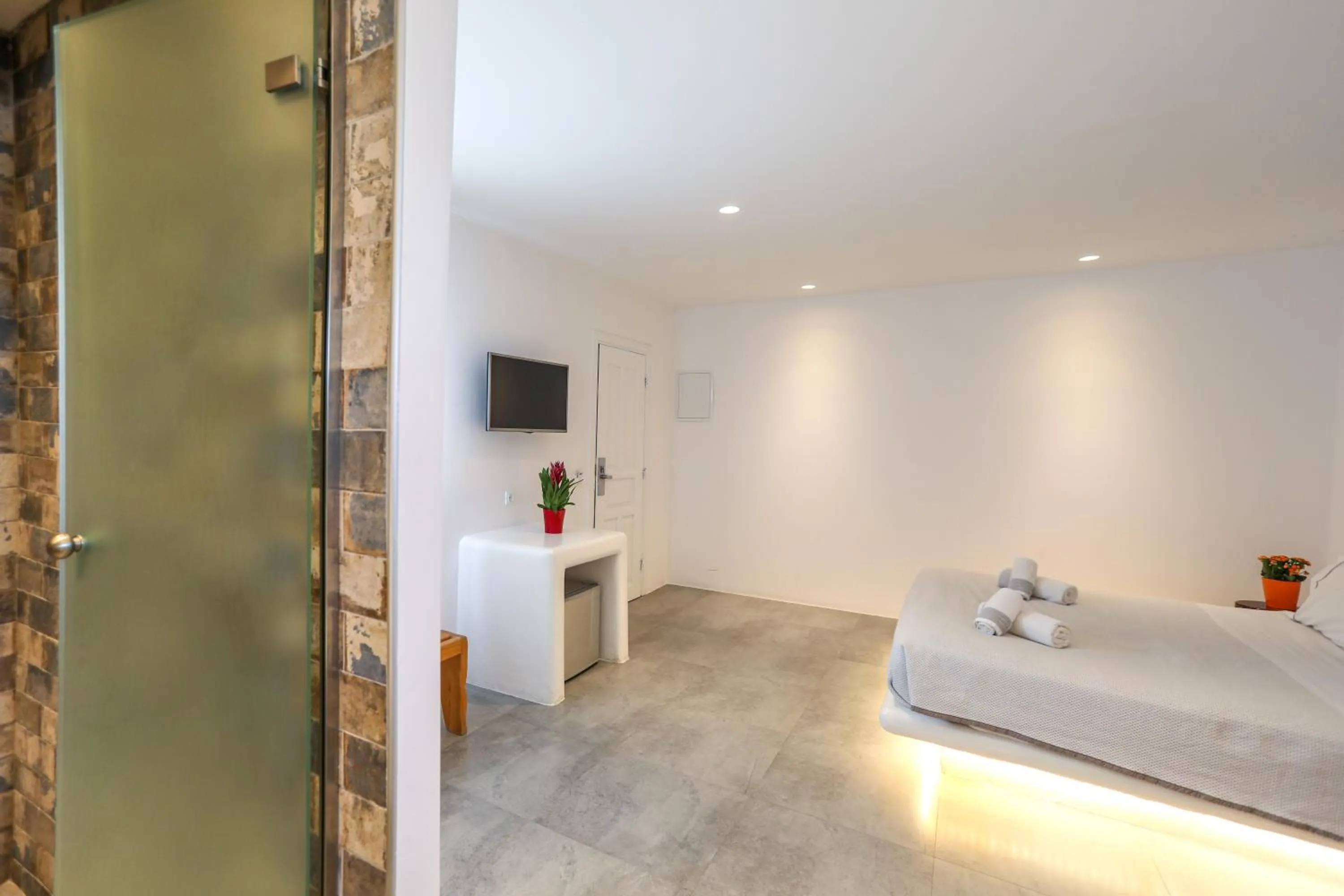 Bed in Petinaros Hotel