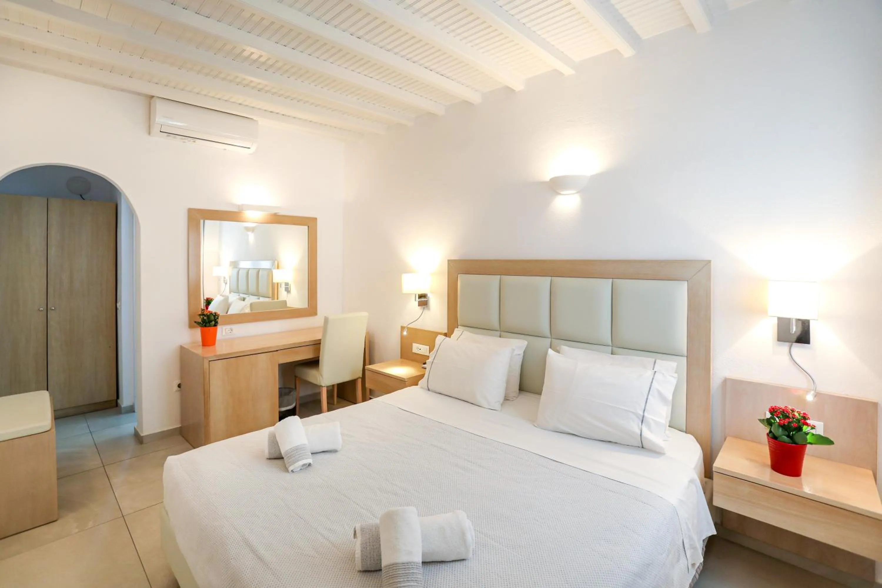 Bed in Petinaros Hotel