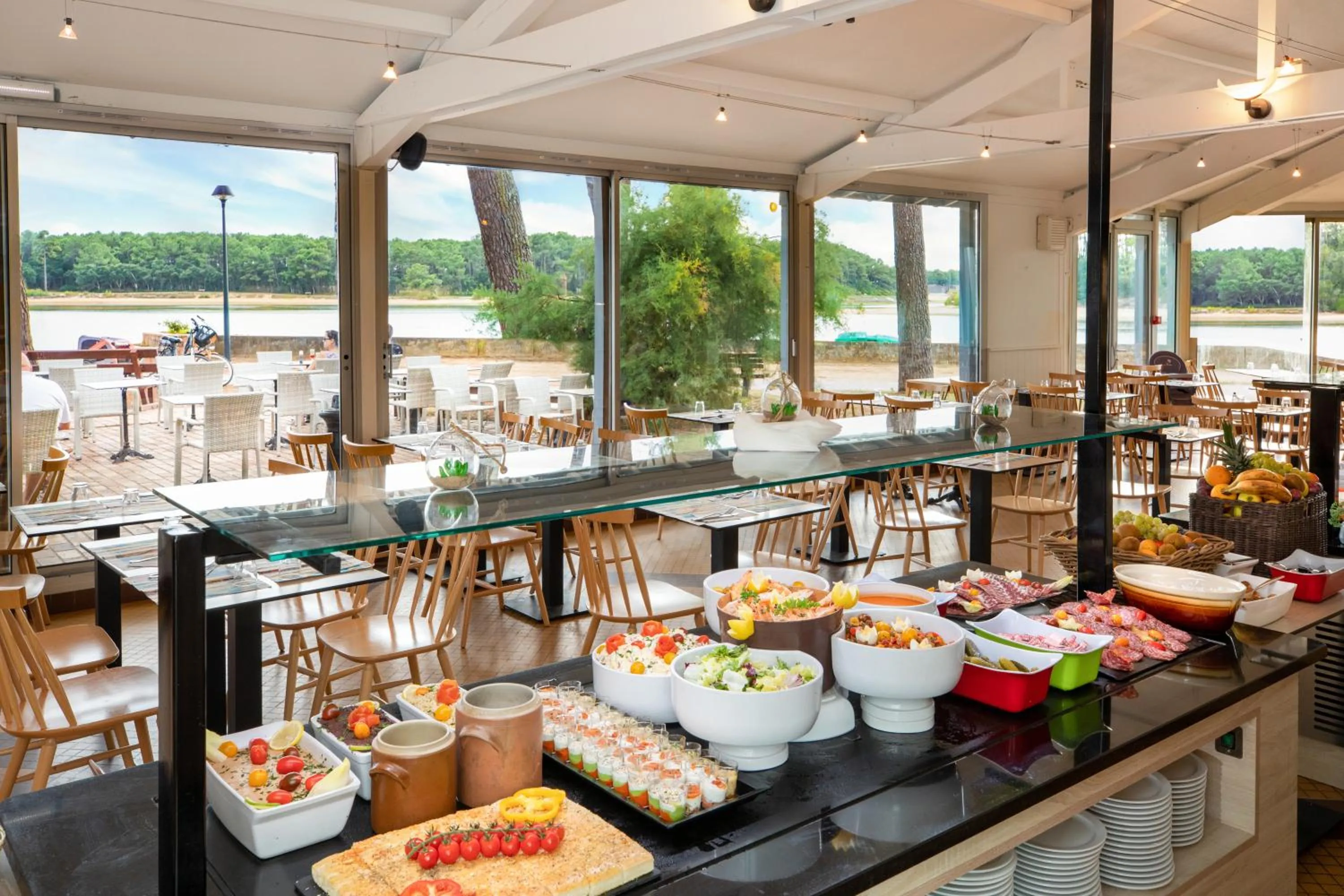 Restaurant/places to eat in SOWELL Family Pignada Plage