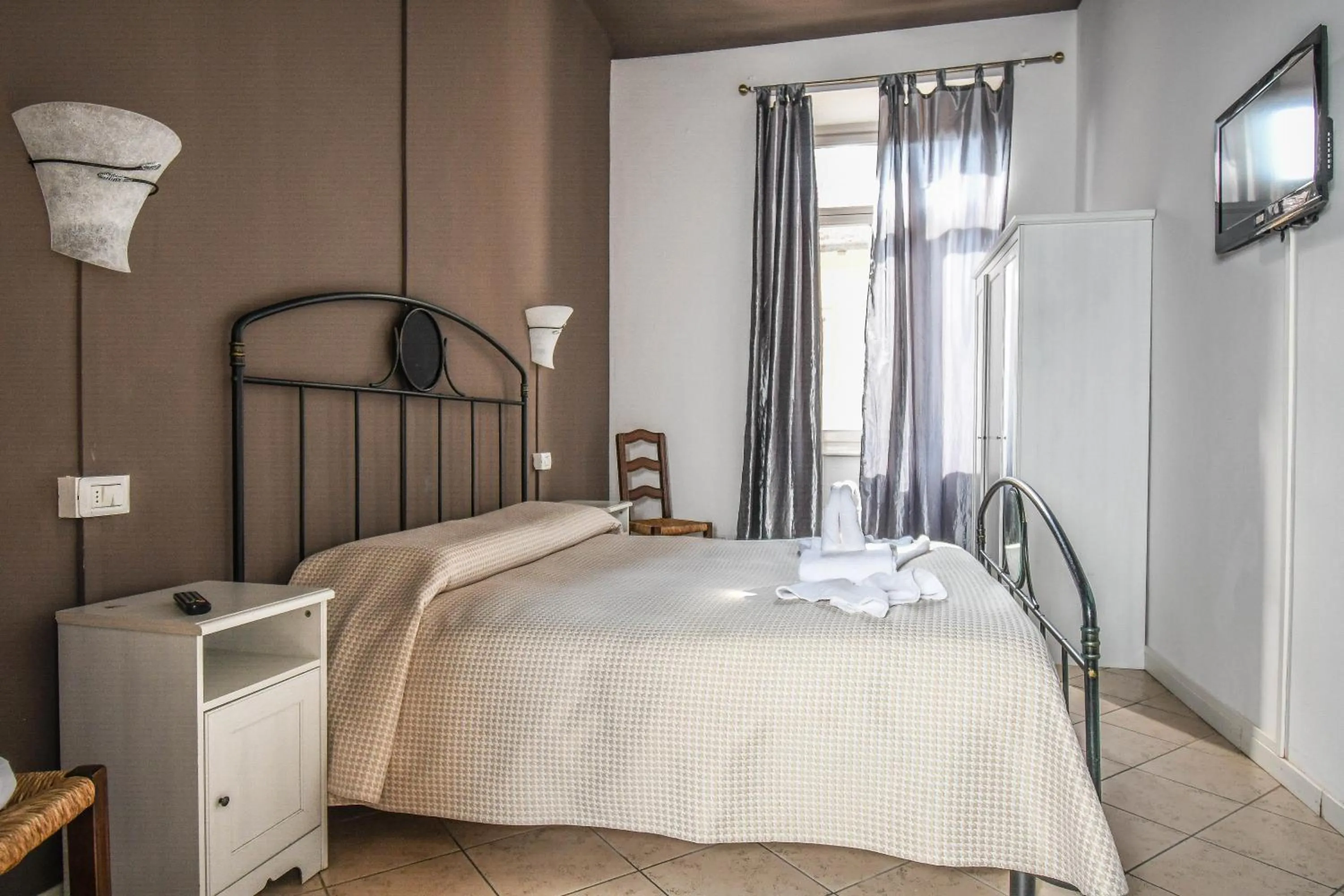 Bedroom, Bed in Stop & Sleep Bergamo