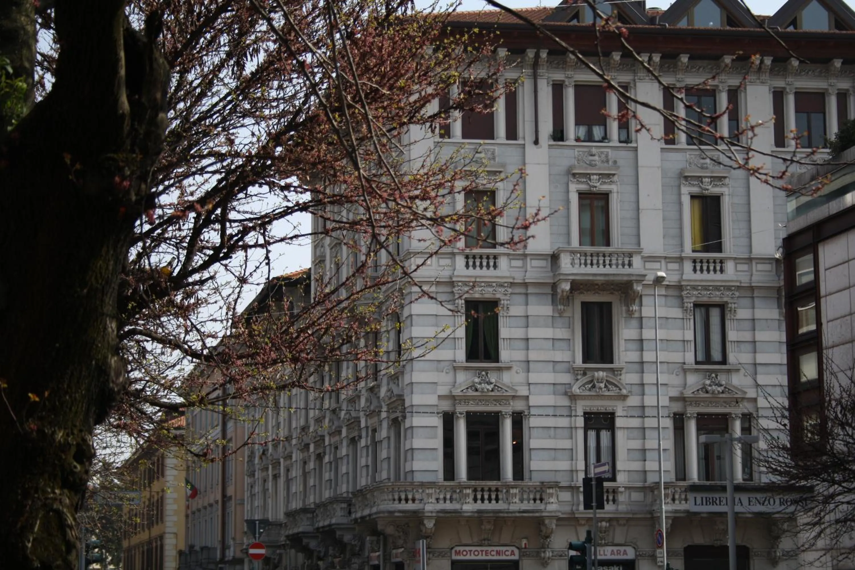 Facade/entrance in Stop & Sleep Bergamo