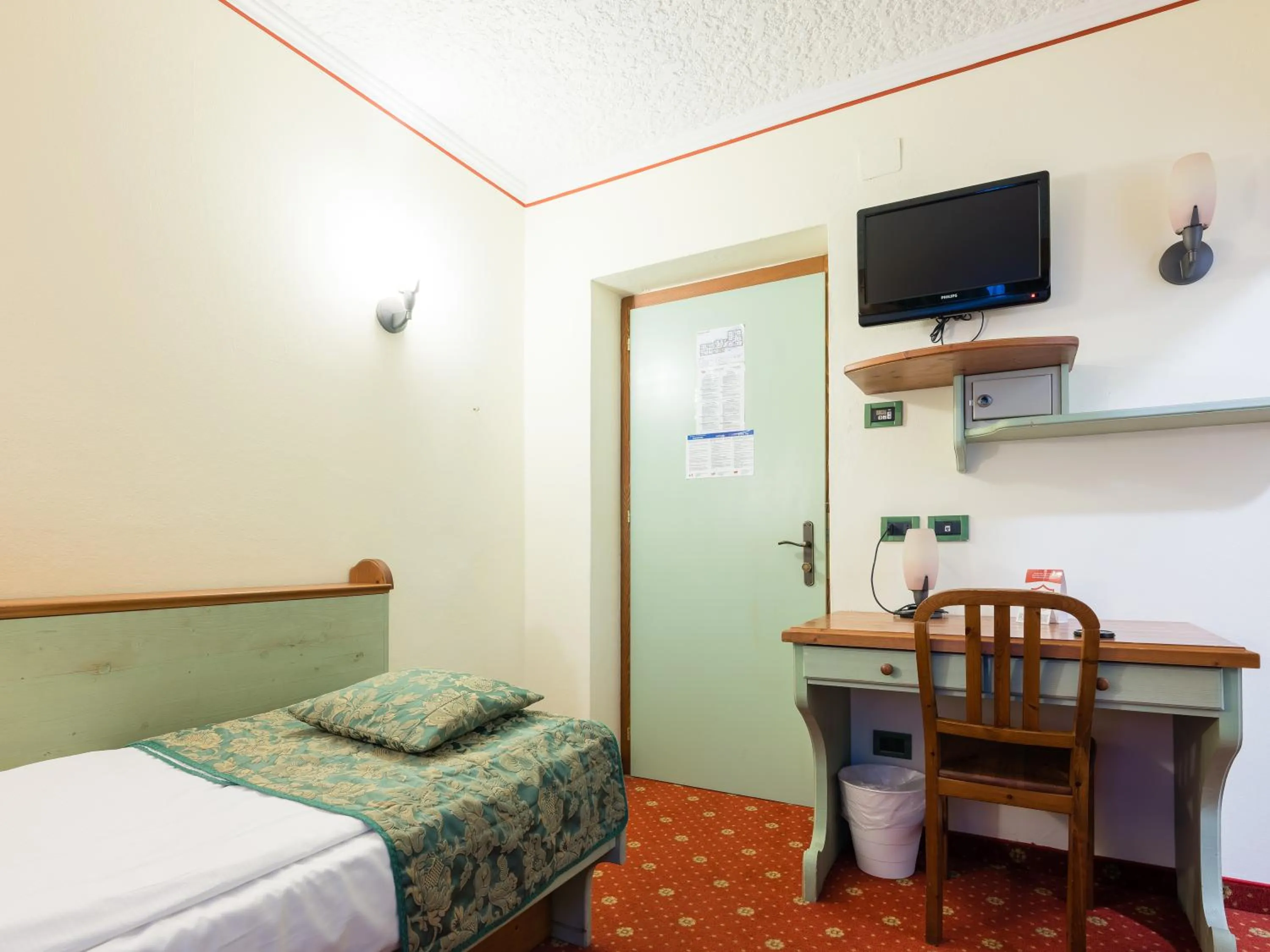 Bedroom, Bed in Albergo Dimaro Wellness Hotel