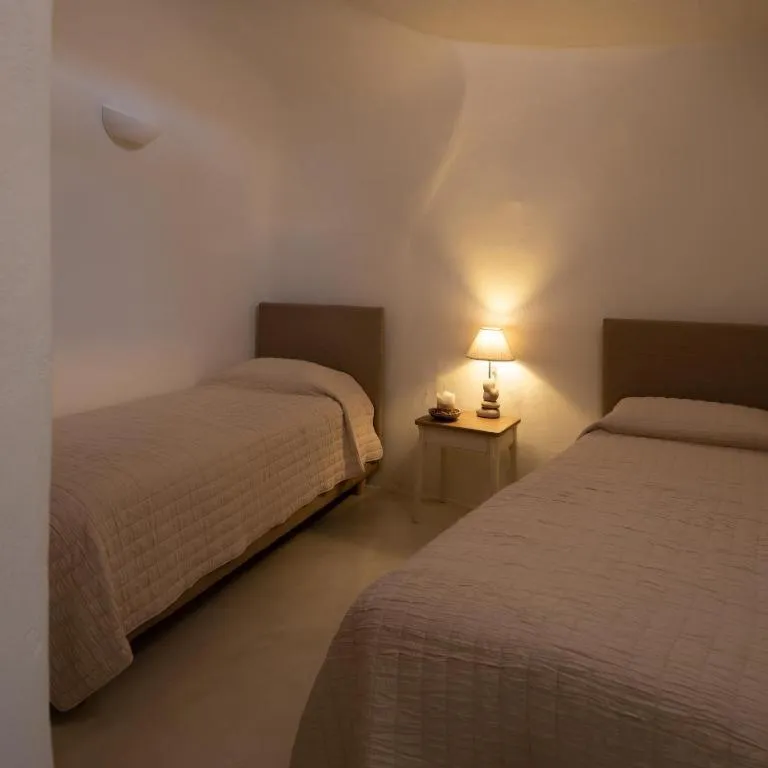 Bedroom, Bed in Strogili