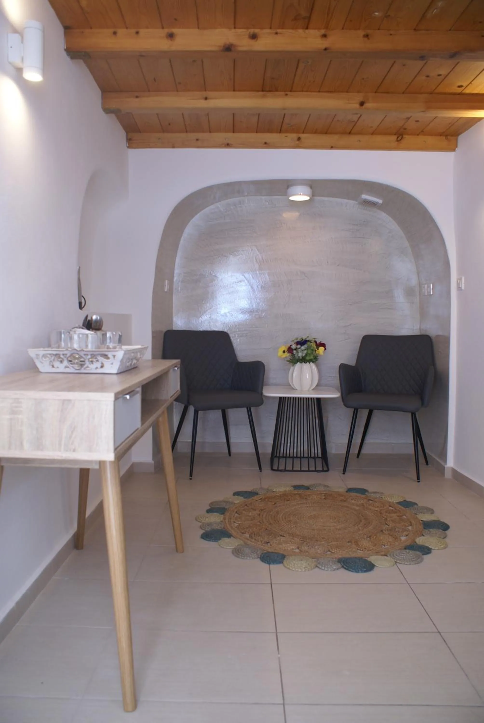 Seating area in Strogili