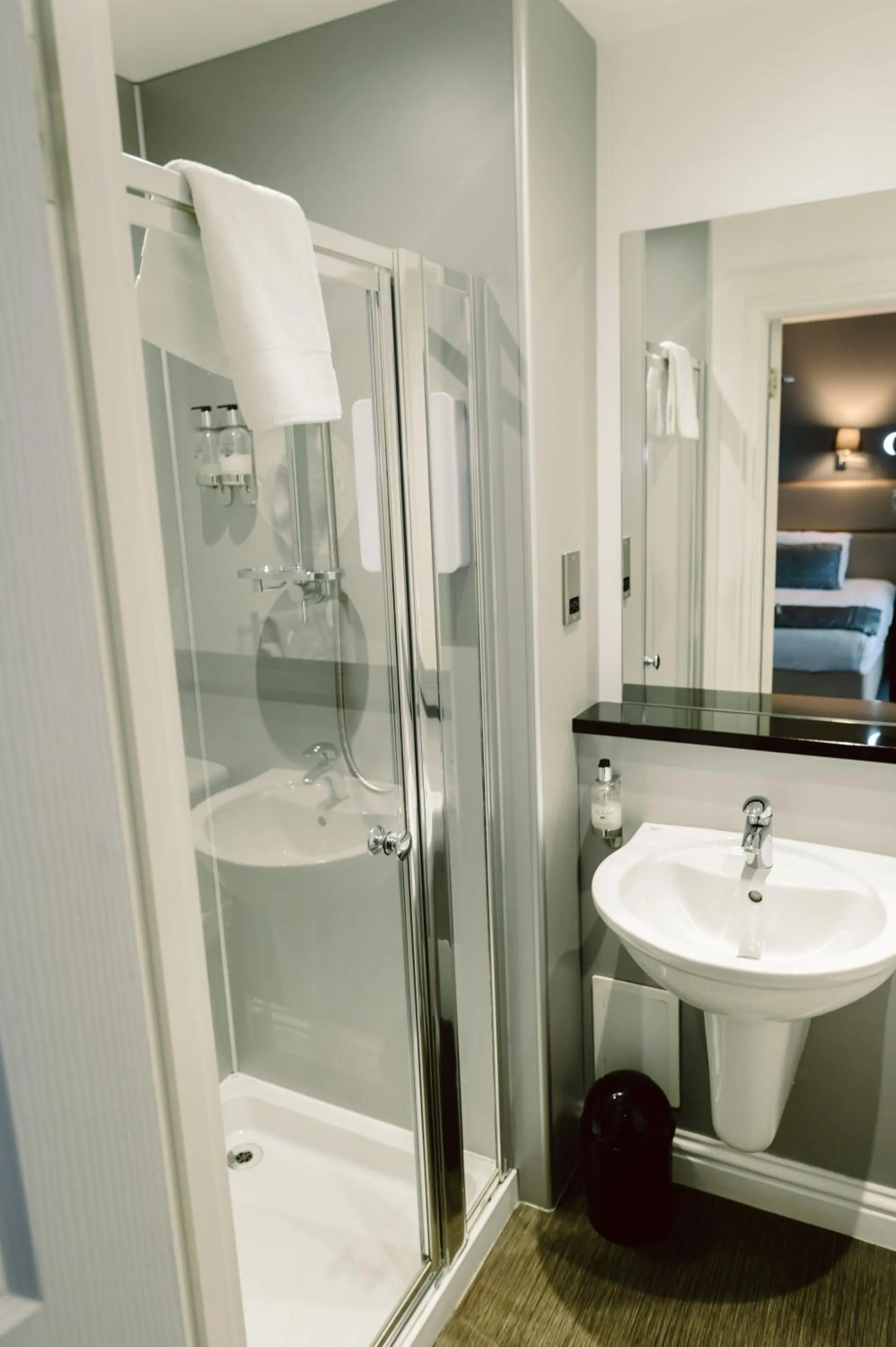 Shower in Newmachar Hotel