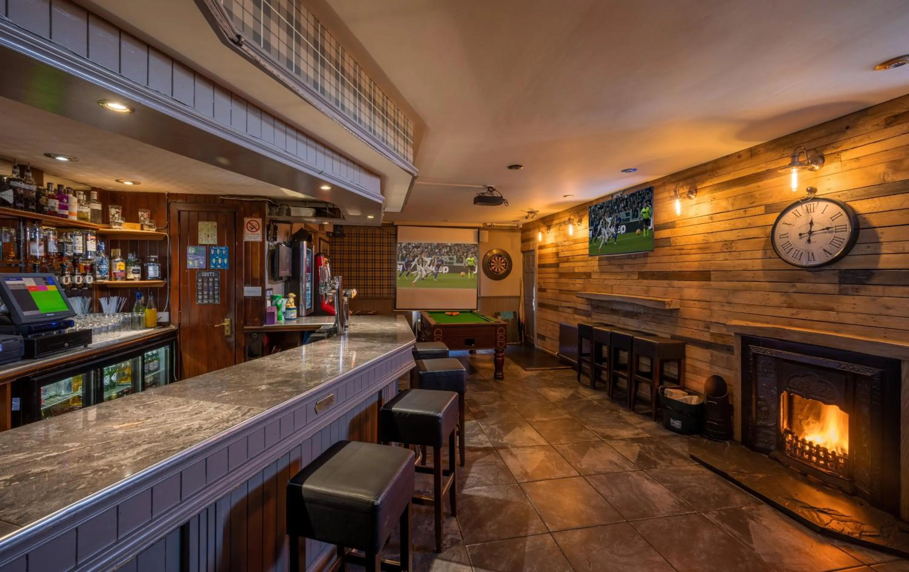 Food and drinks in Newmachar Hotel