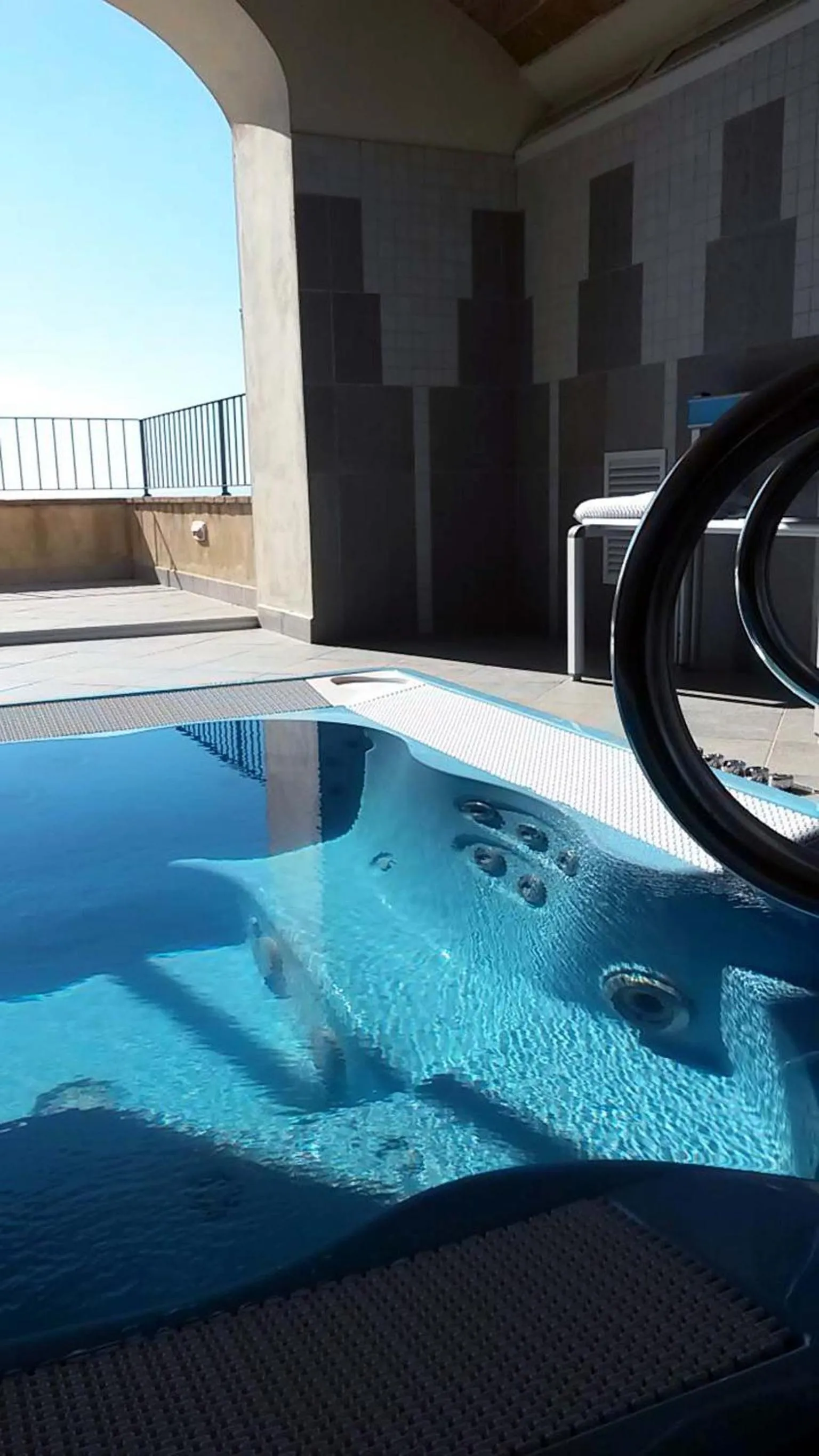 Hot Tub in Relais Villa Sensano