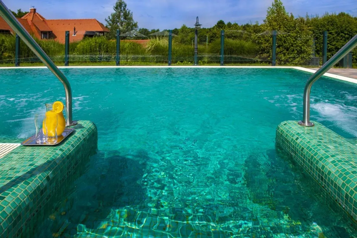 Open Air Bath in Hotel Forest Hills