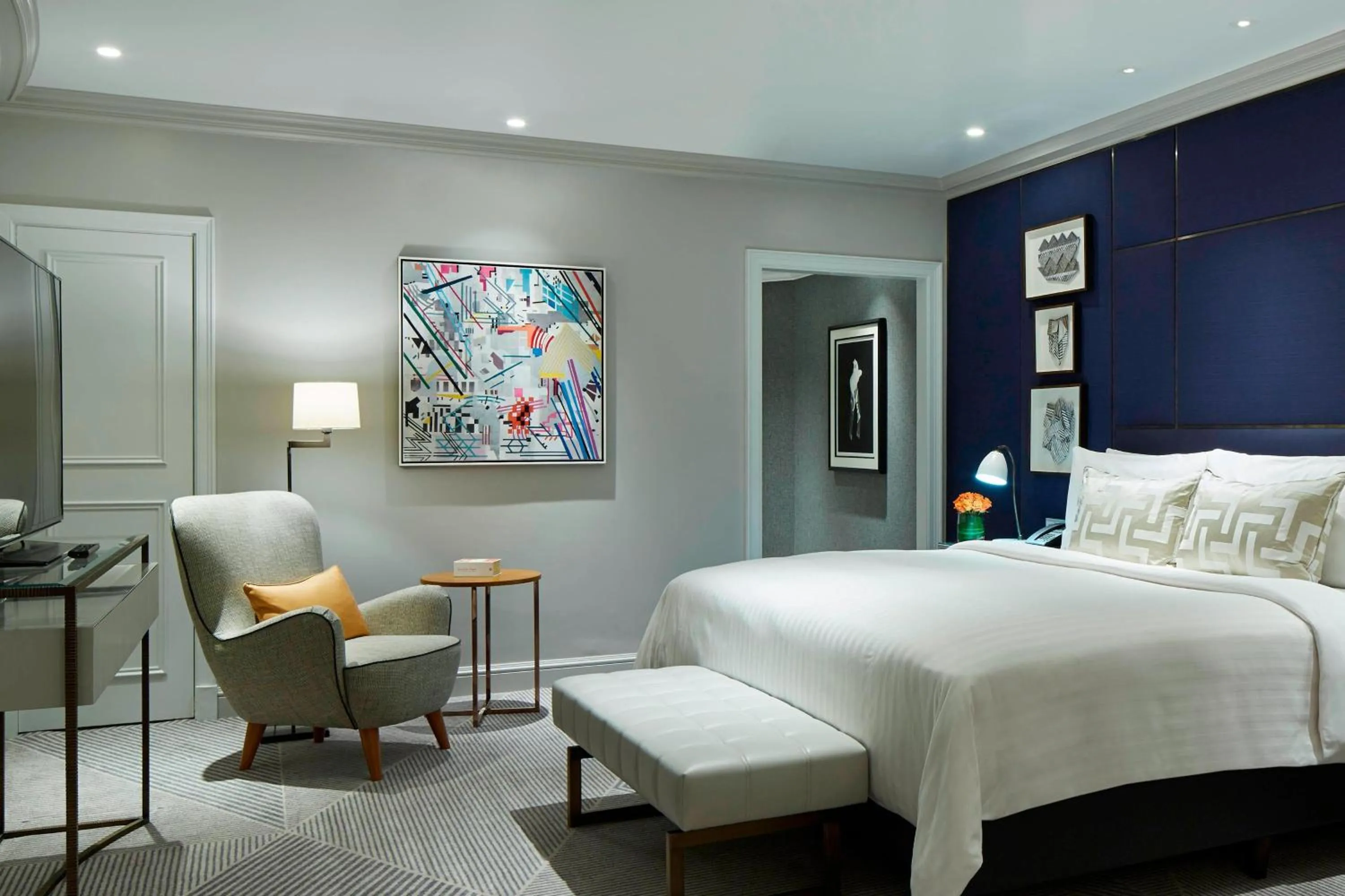 Bedroom, Bed in London Marriott Hotel County Hall