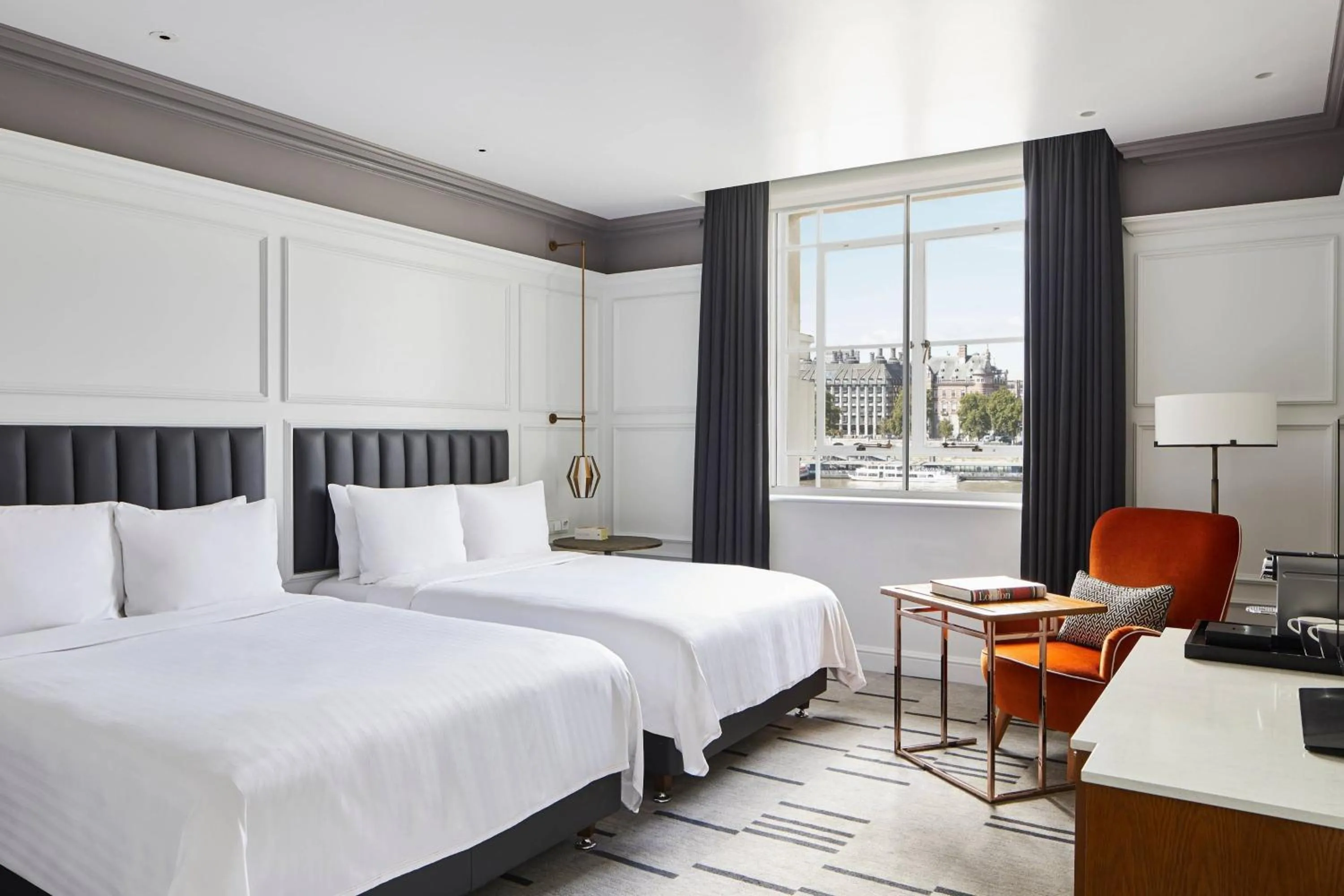 Photo of the whole room, Bed in London Marriott Hotel County Hall