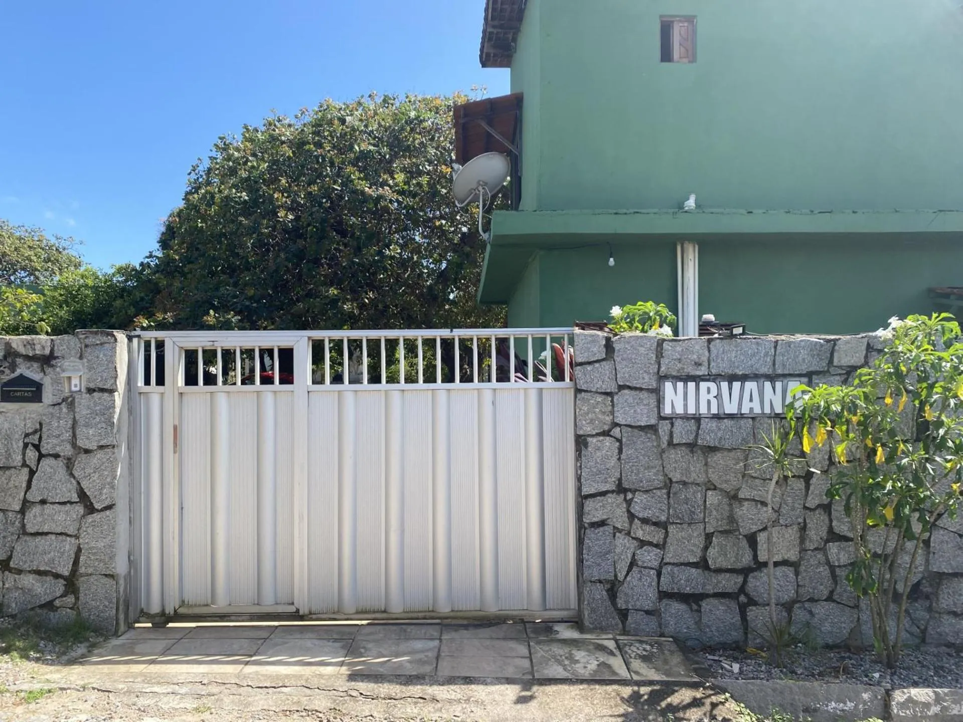 Facade/entrance in Nirvana Pipa