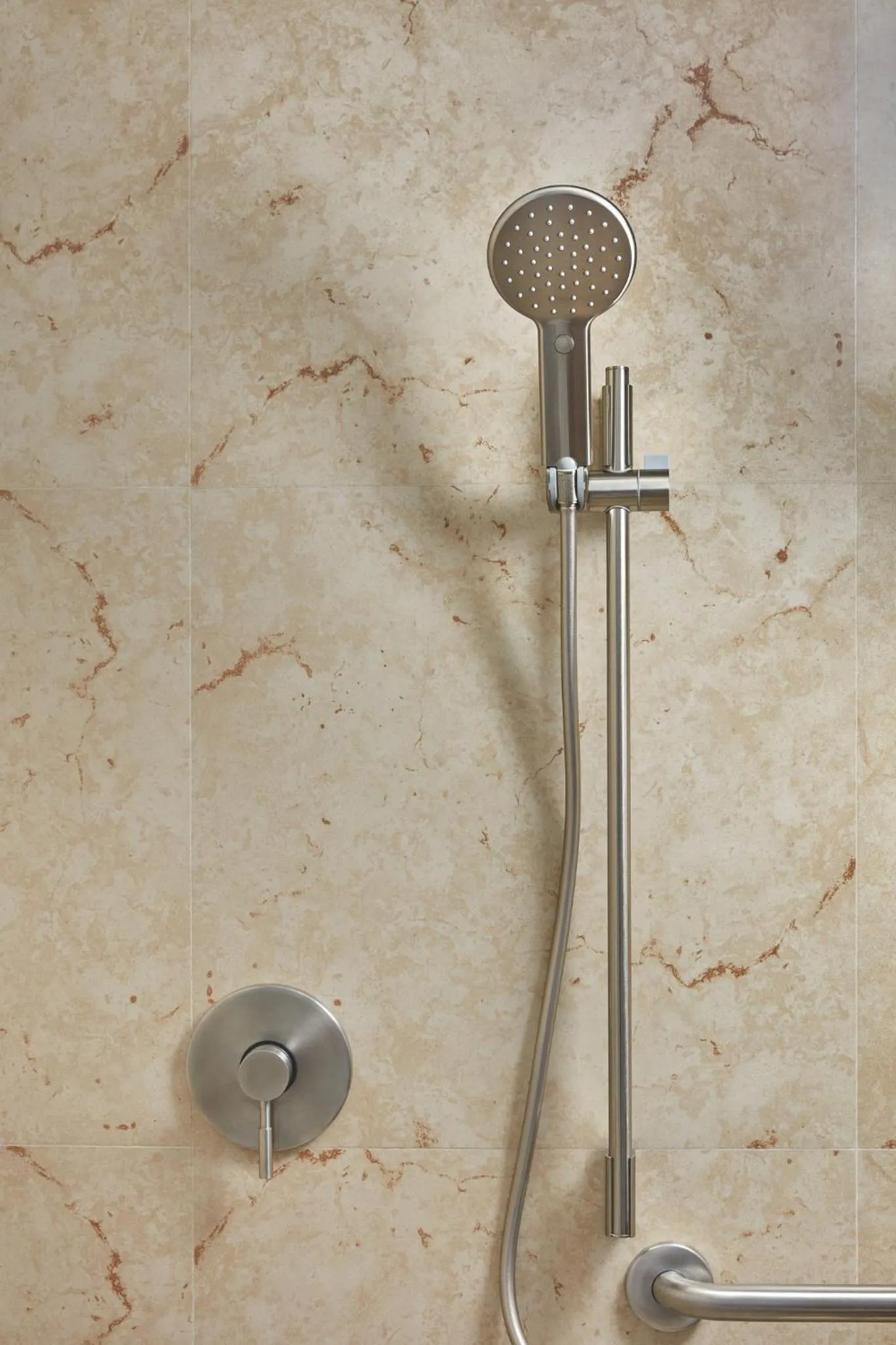 Photo of the whole room in One Acapulco Diamante